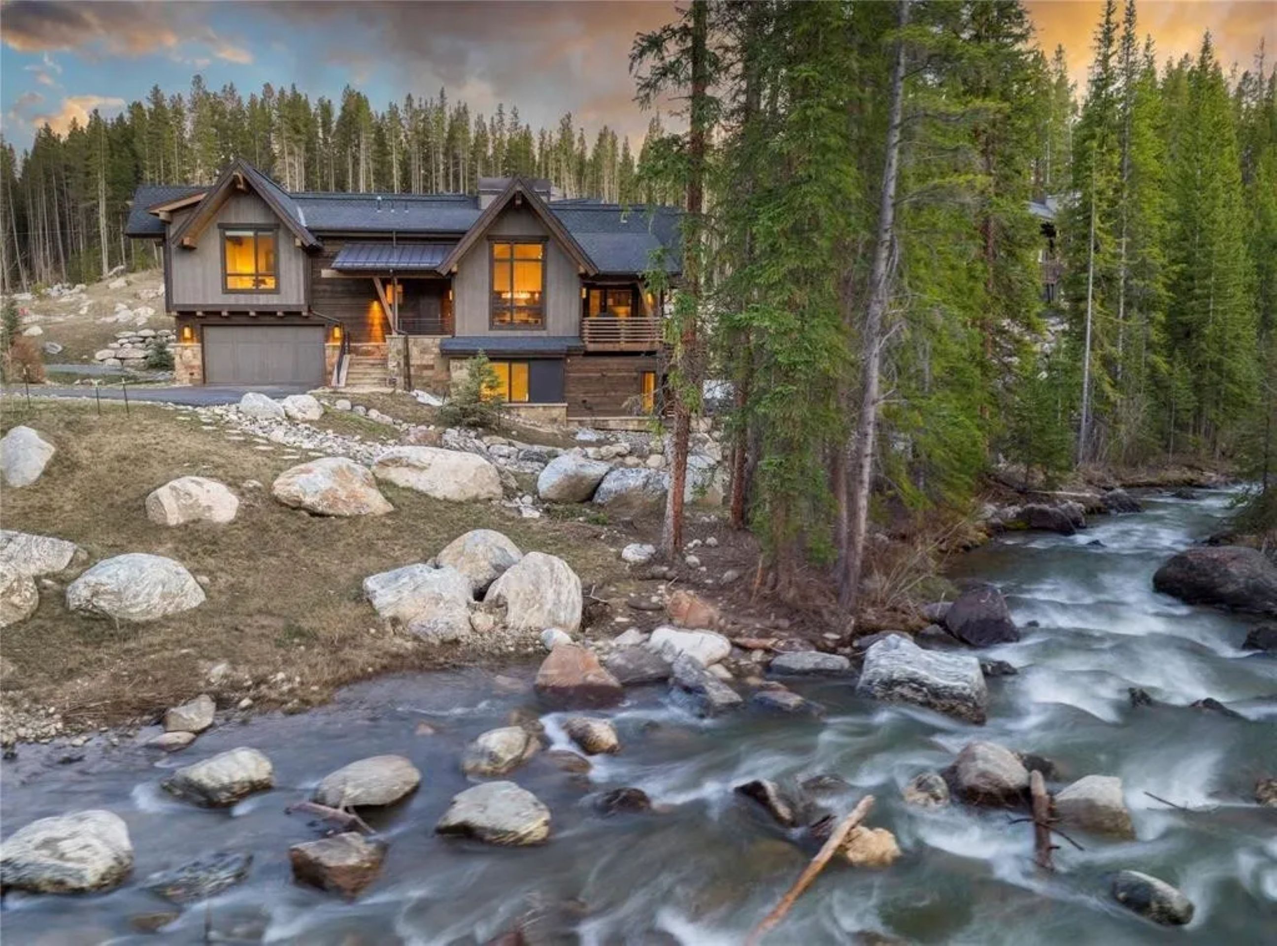 341 River Park Drive 