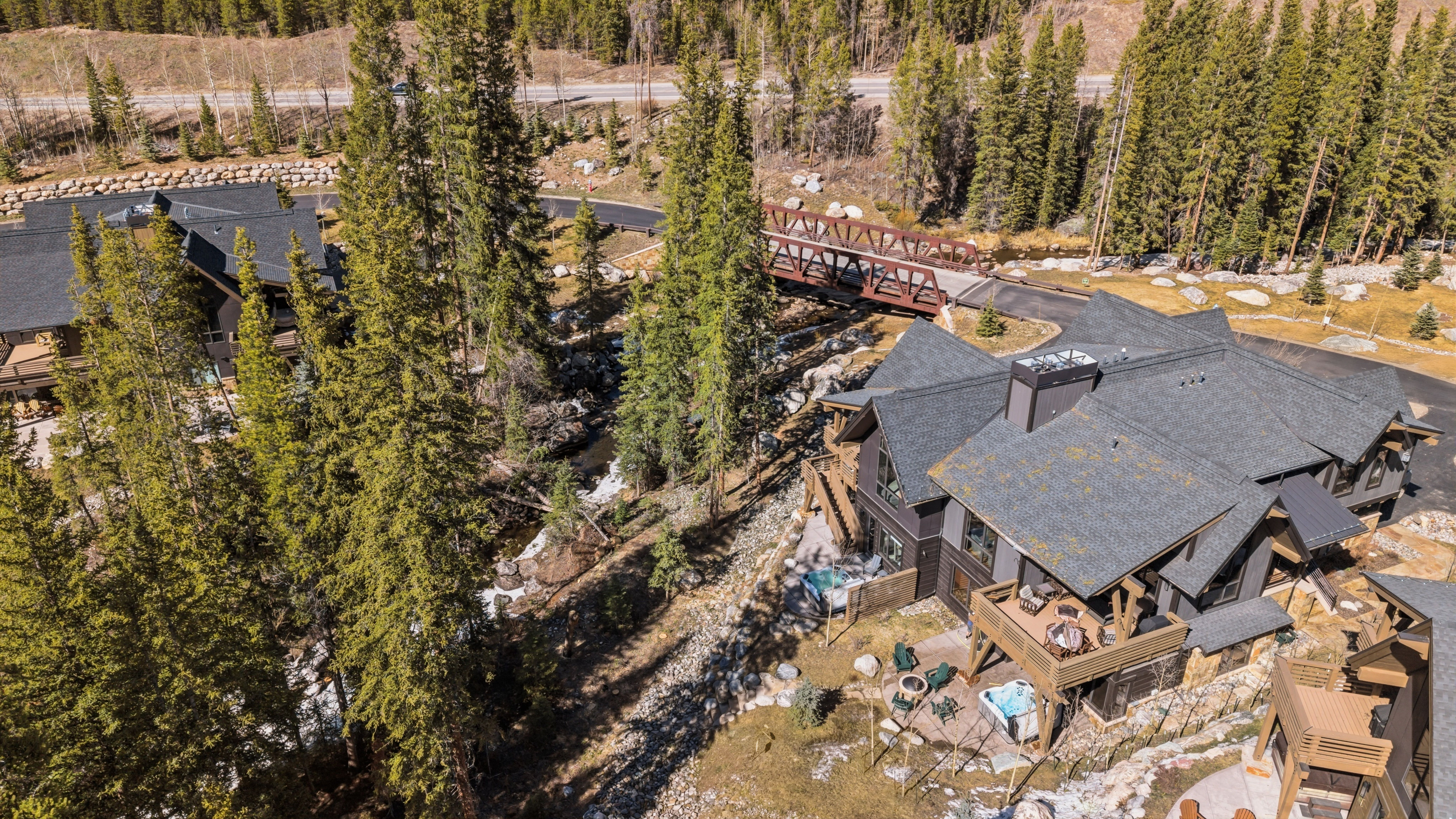 341 River Park Drive 