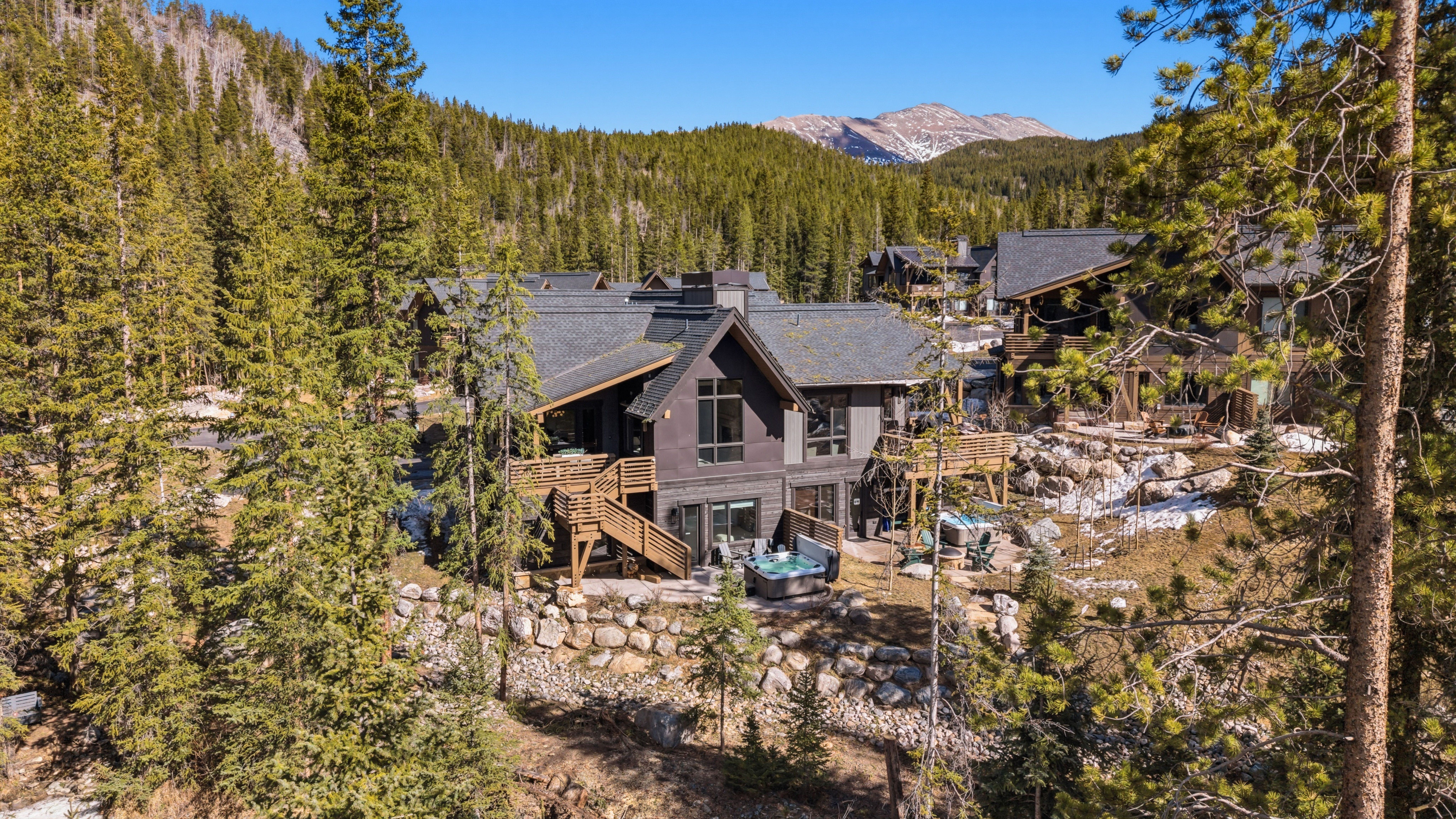 341 River Park Drive 