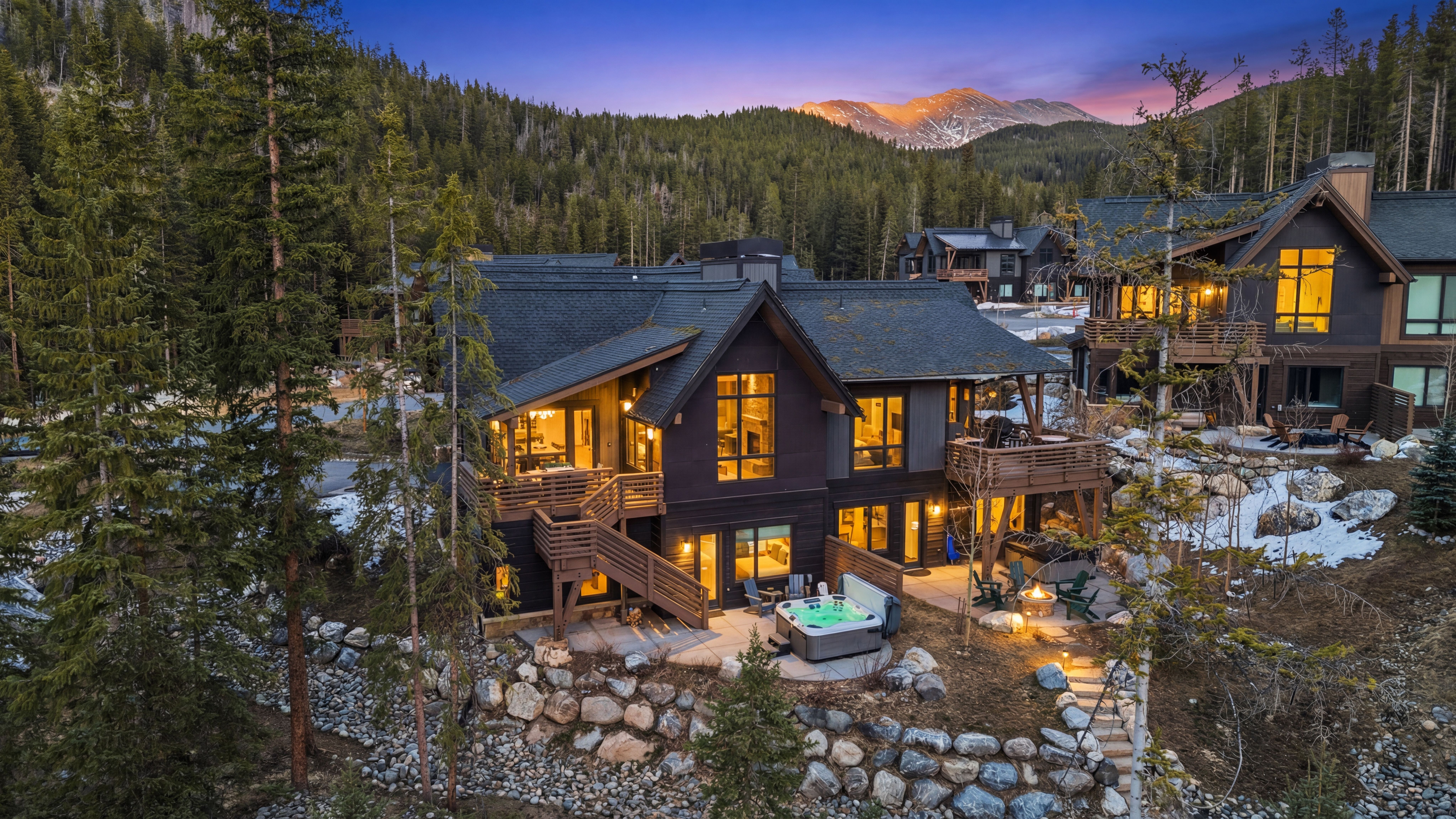 341 River Park Drive 