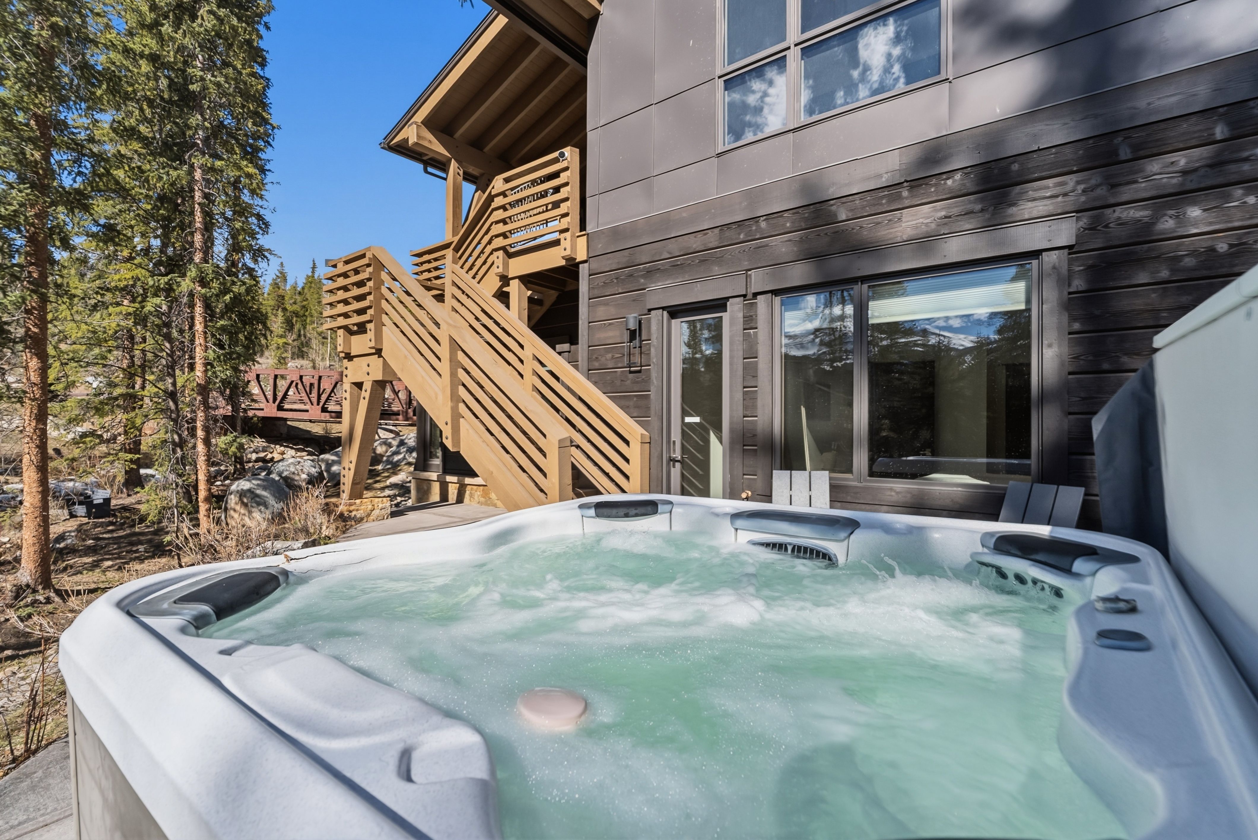 341 River Park Drive 