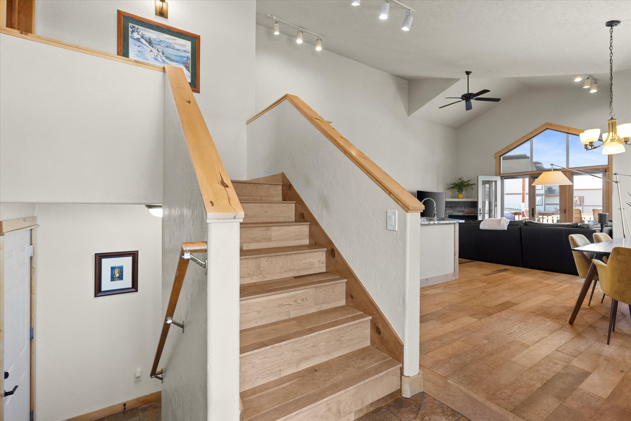 475 Parkview Drive 