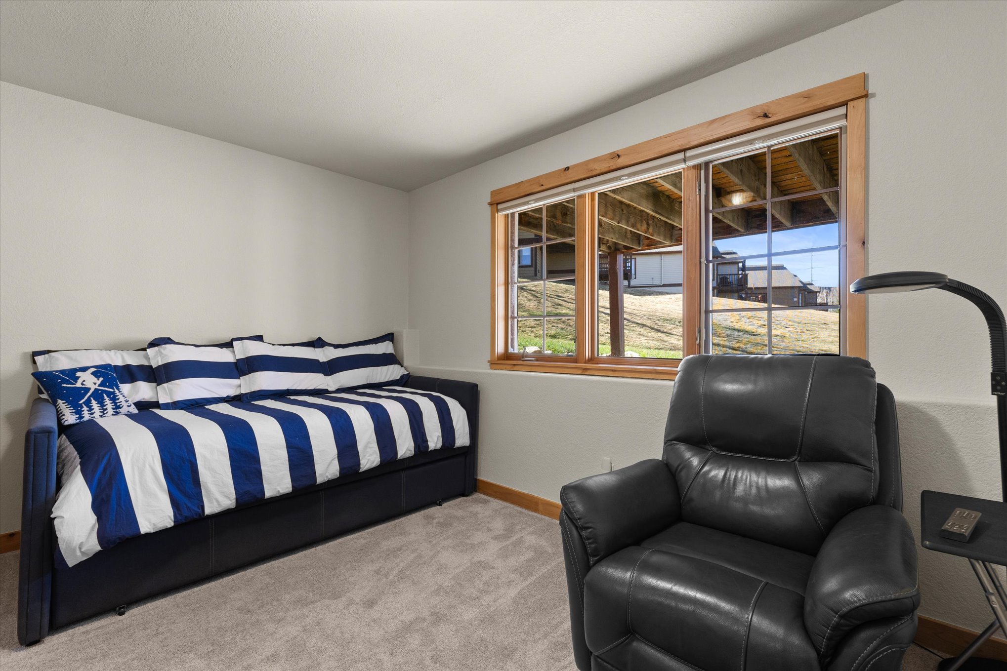 475 Parkview Drive 