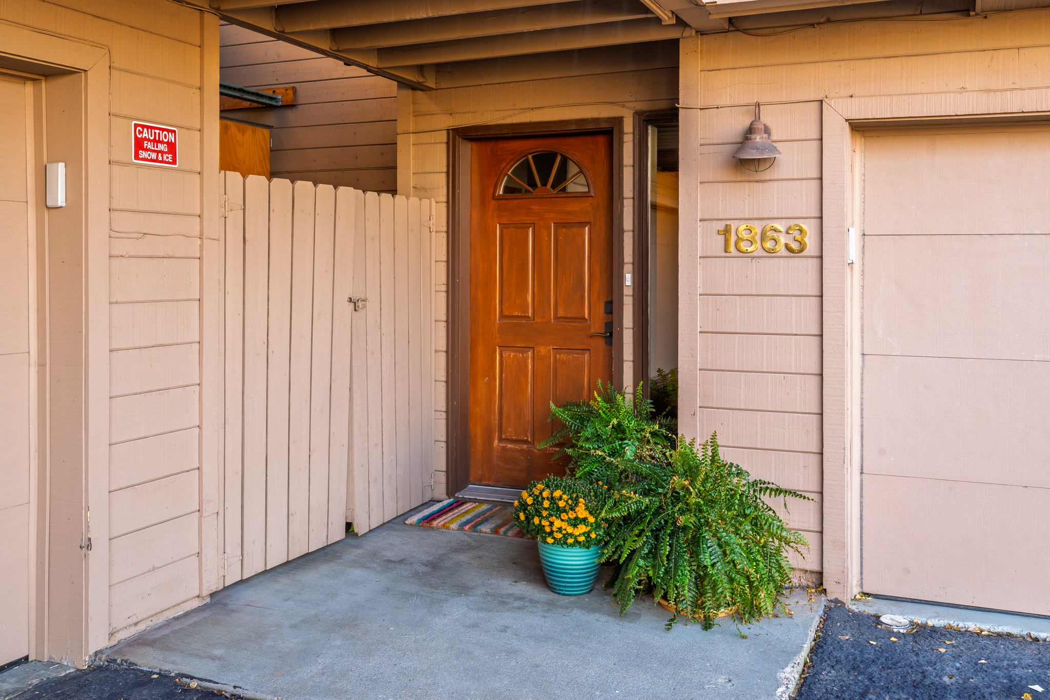 1863 Clubhouse Drive 