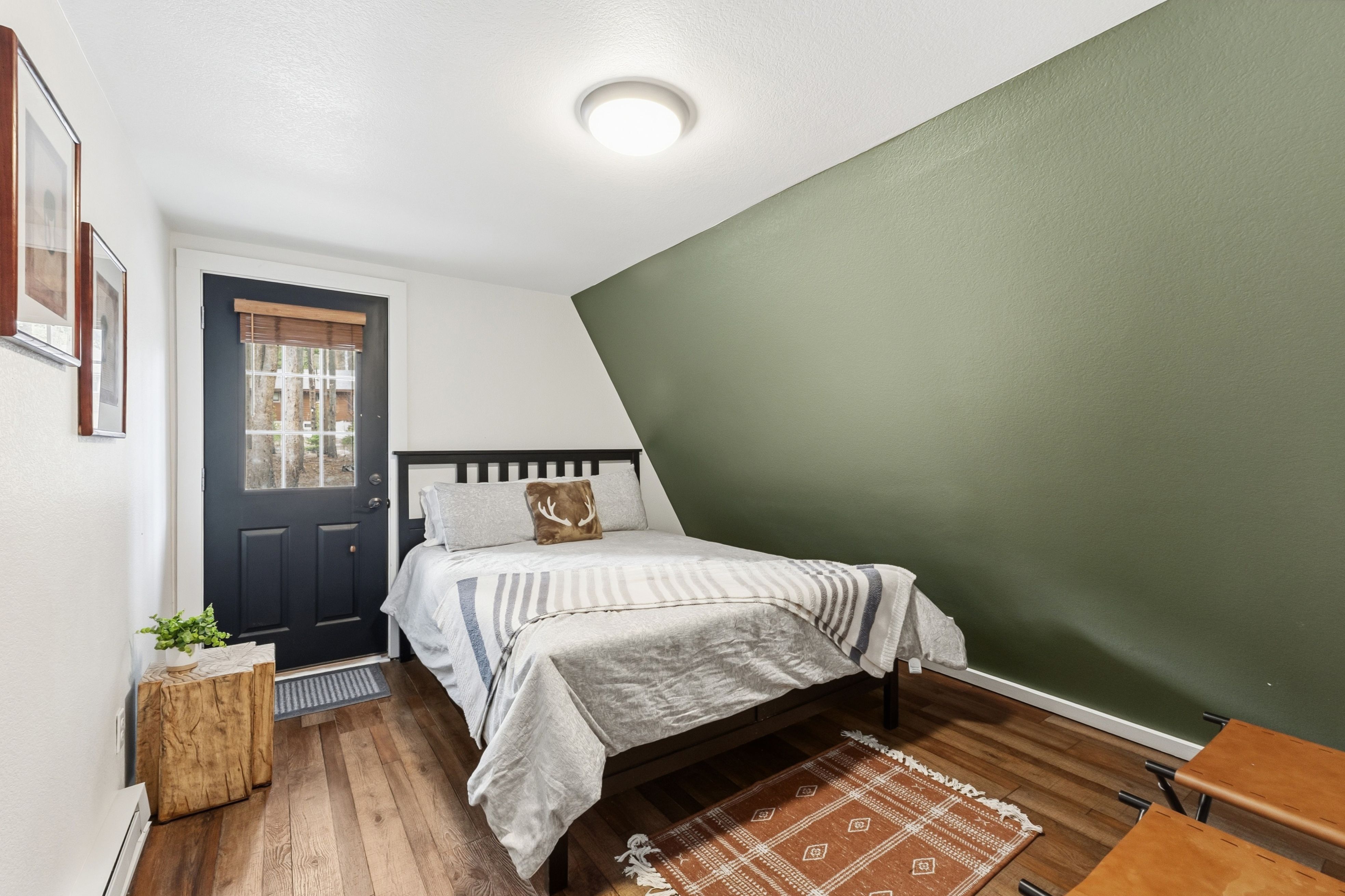 293 Regal Circle