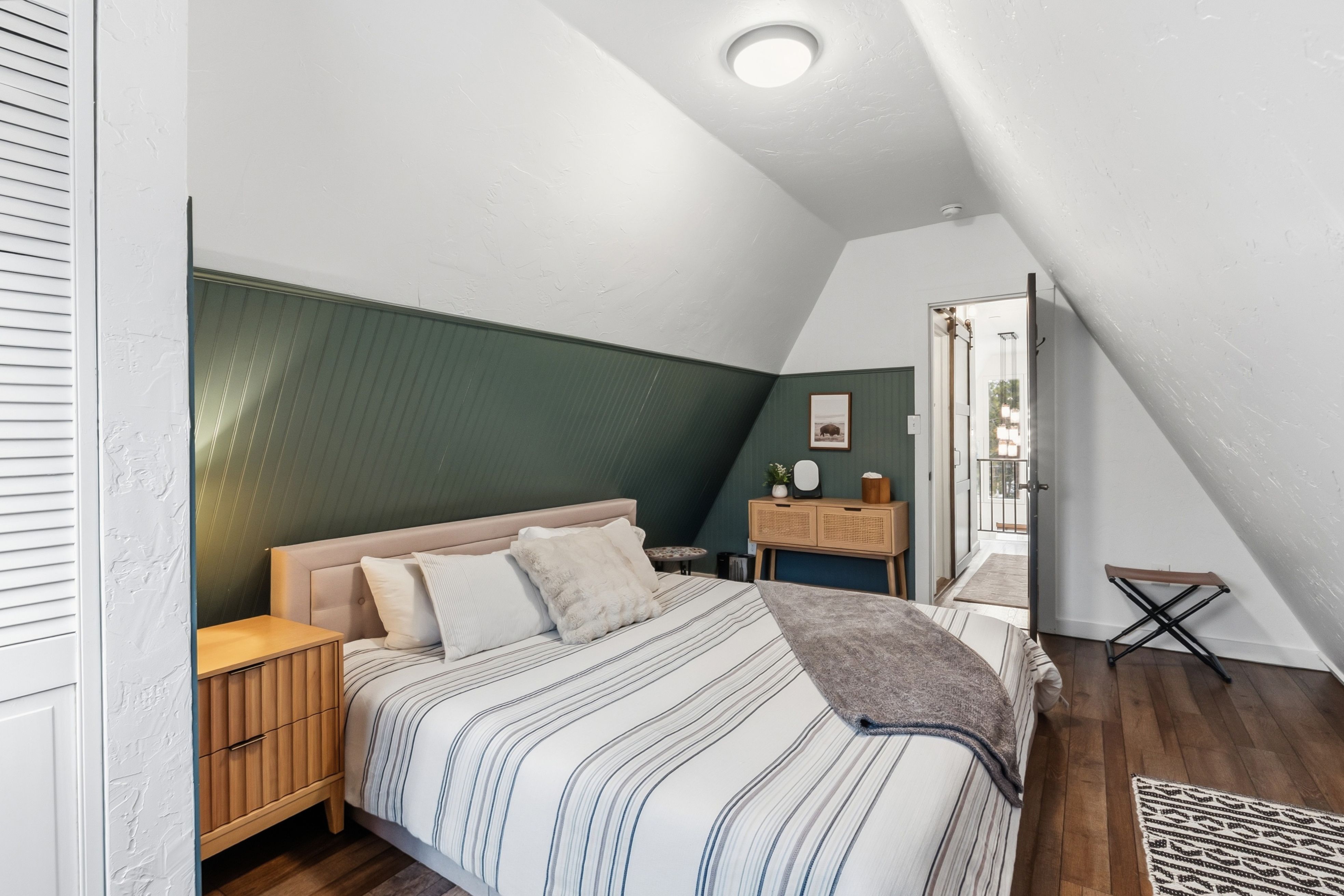 293 Regal Circle