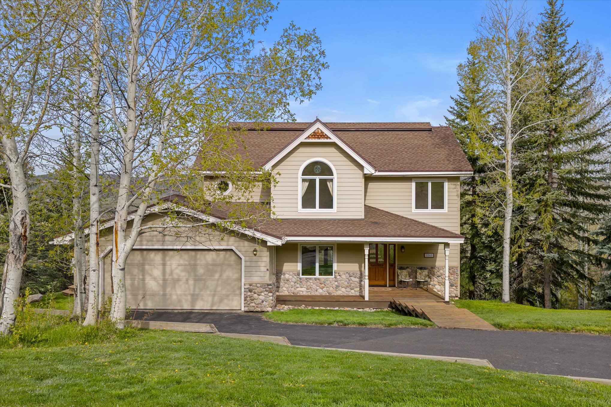 1848 Hunters Court