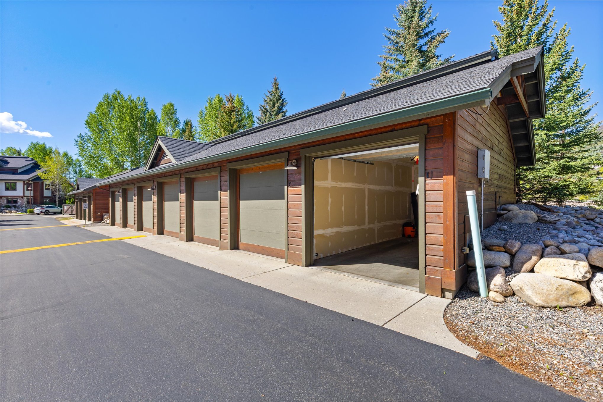380 Ore House Plaza Unit #106