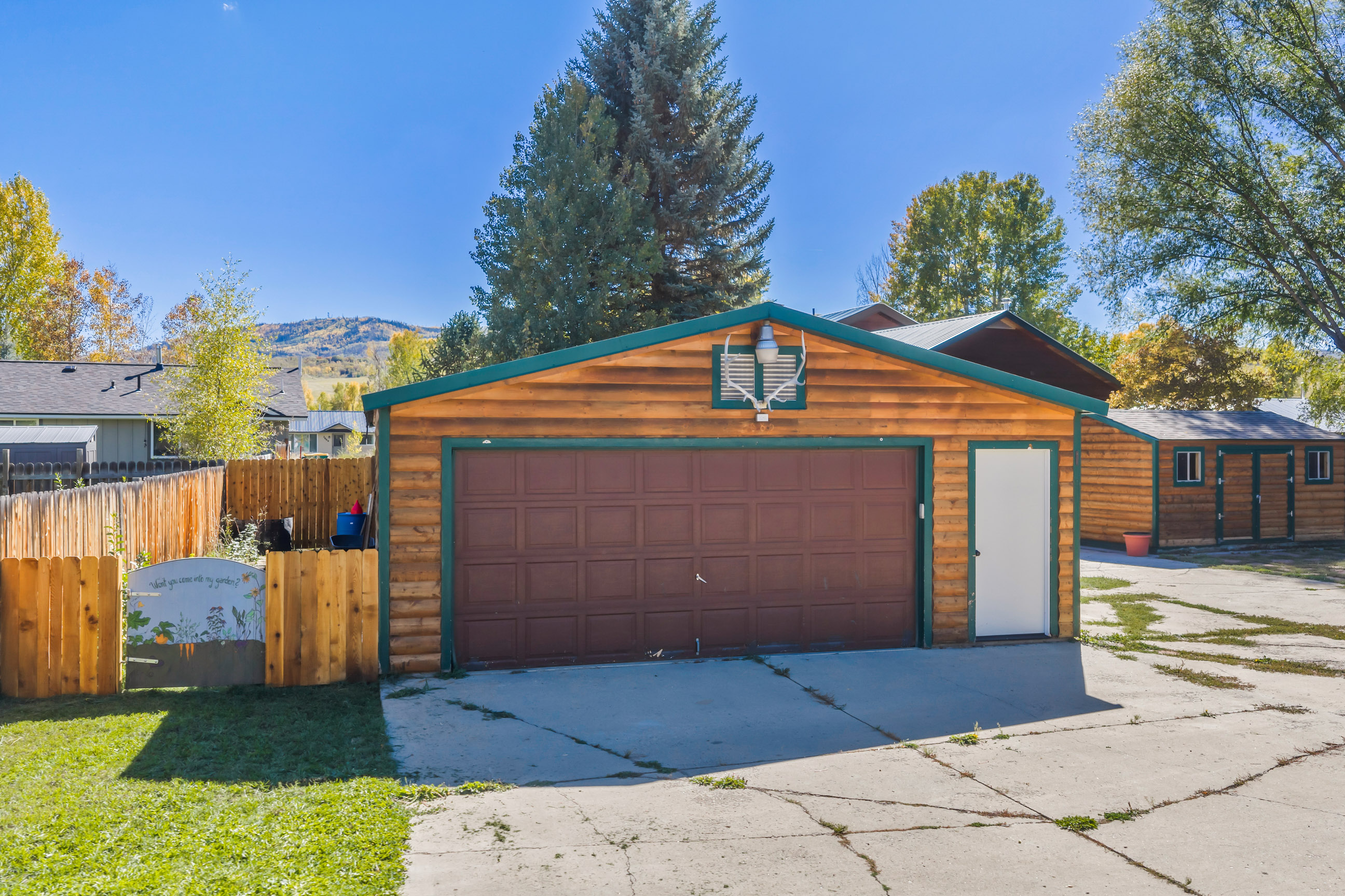 2685 Iris Lane 