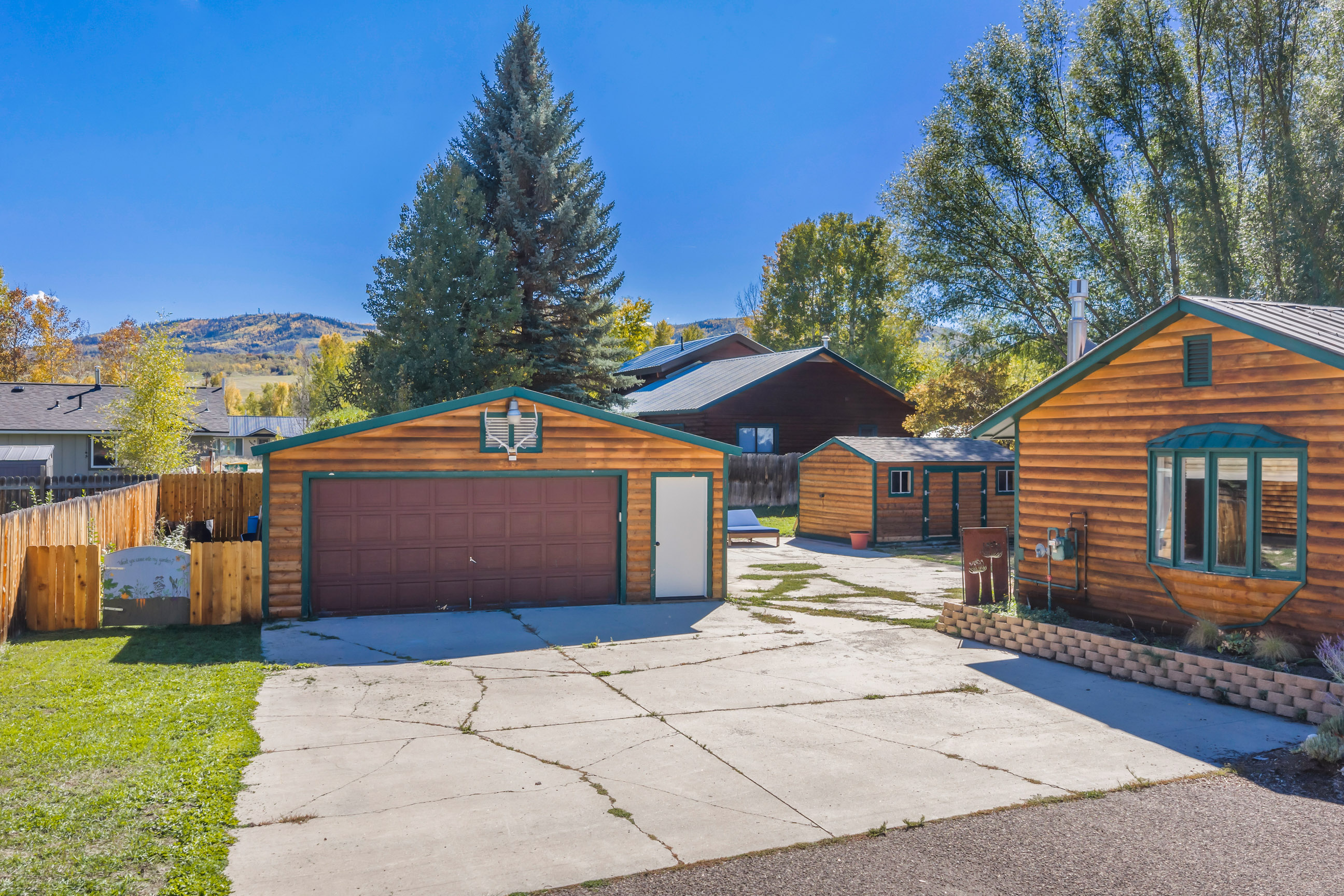 2685 Iris Lane 