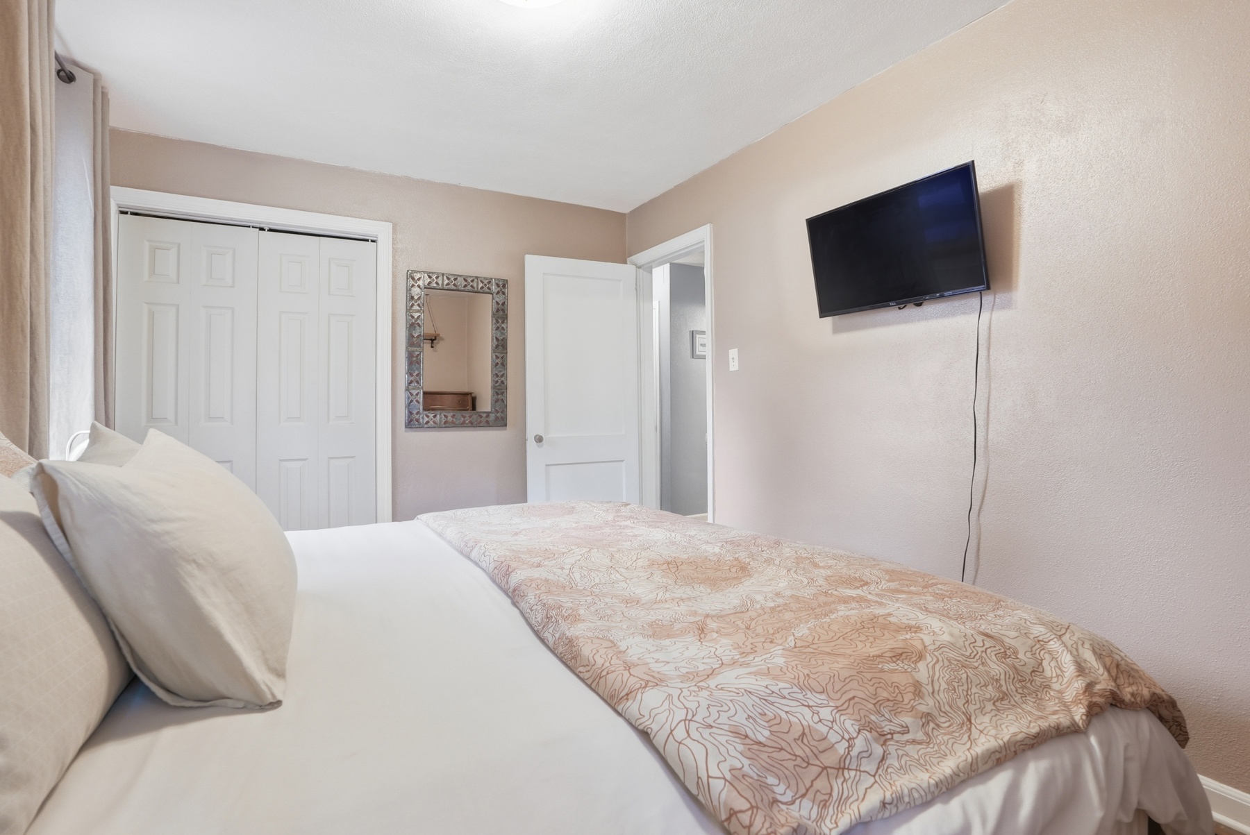 2206 East 60th Street