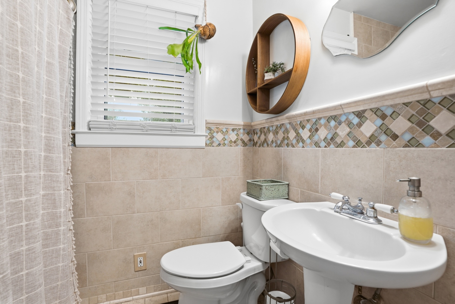 2206 East 60th Street