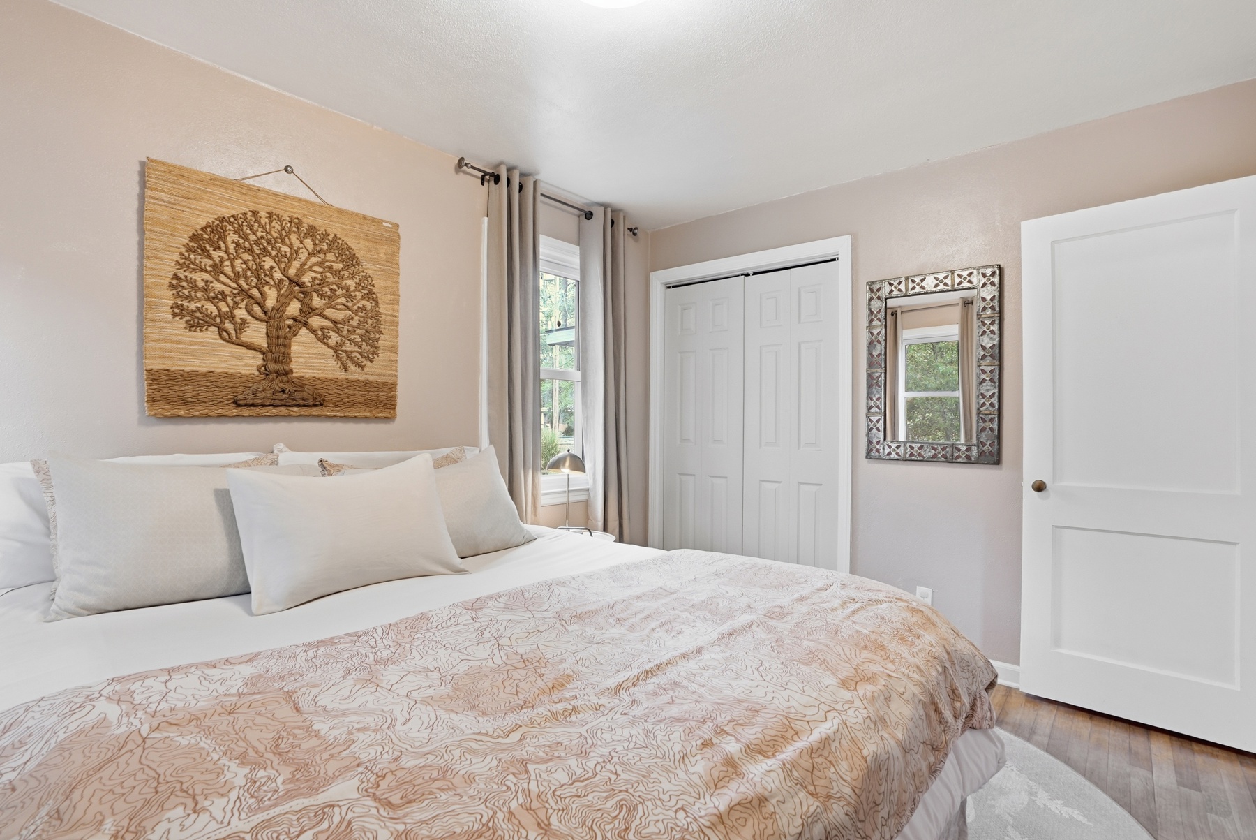 2206 East 60th Street