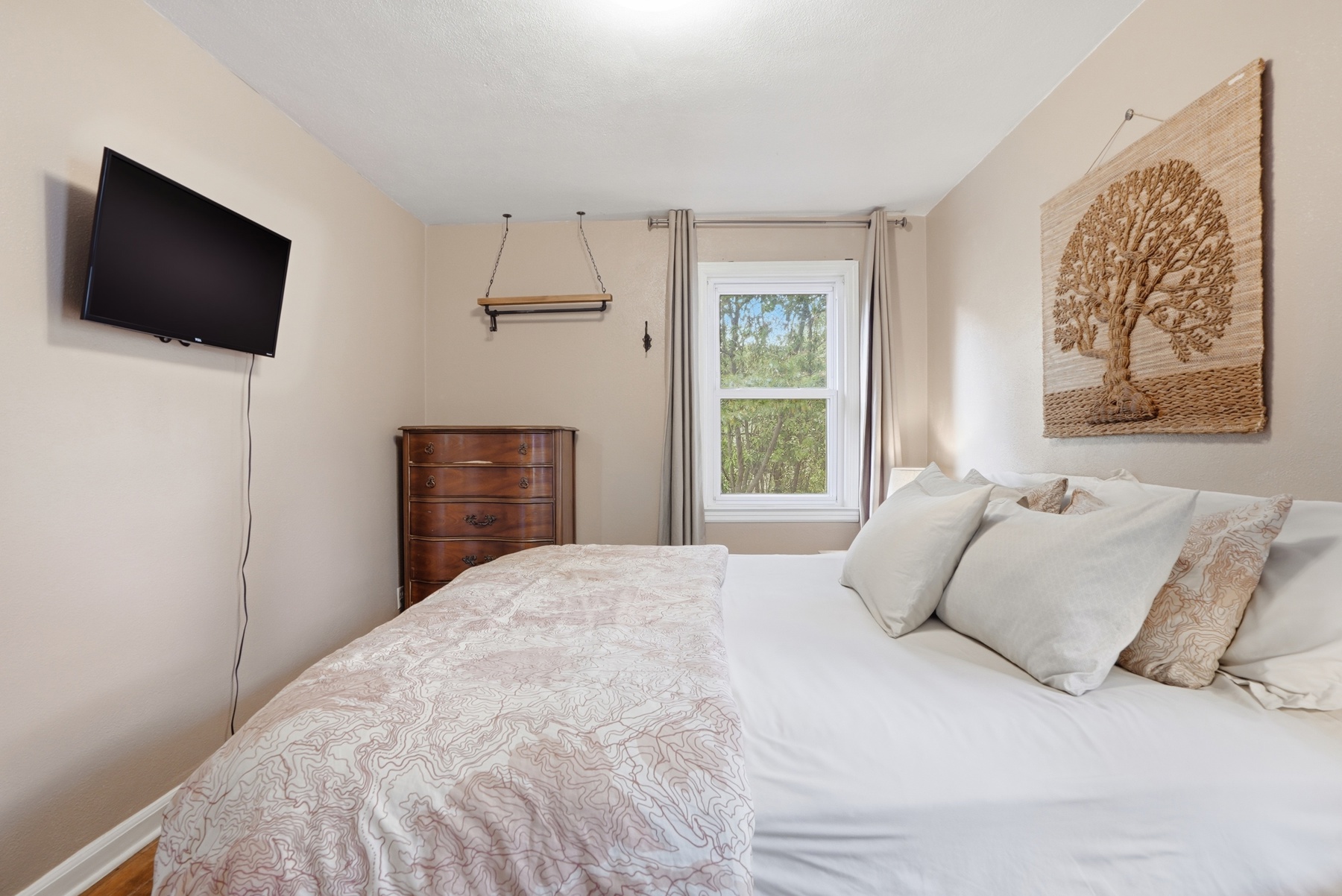 2206 East 60th Street