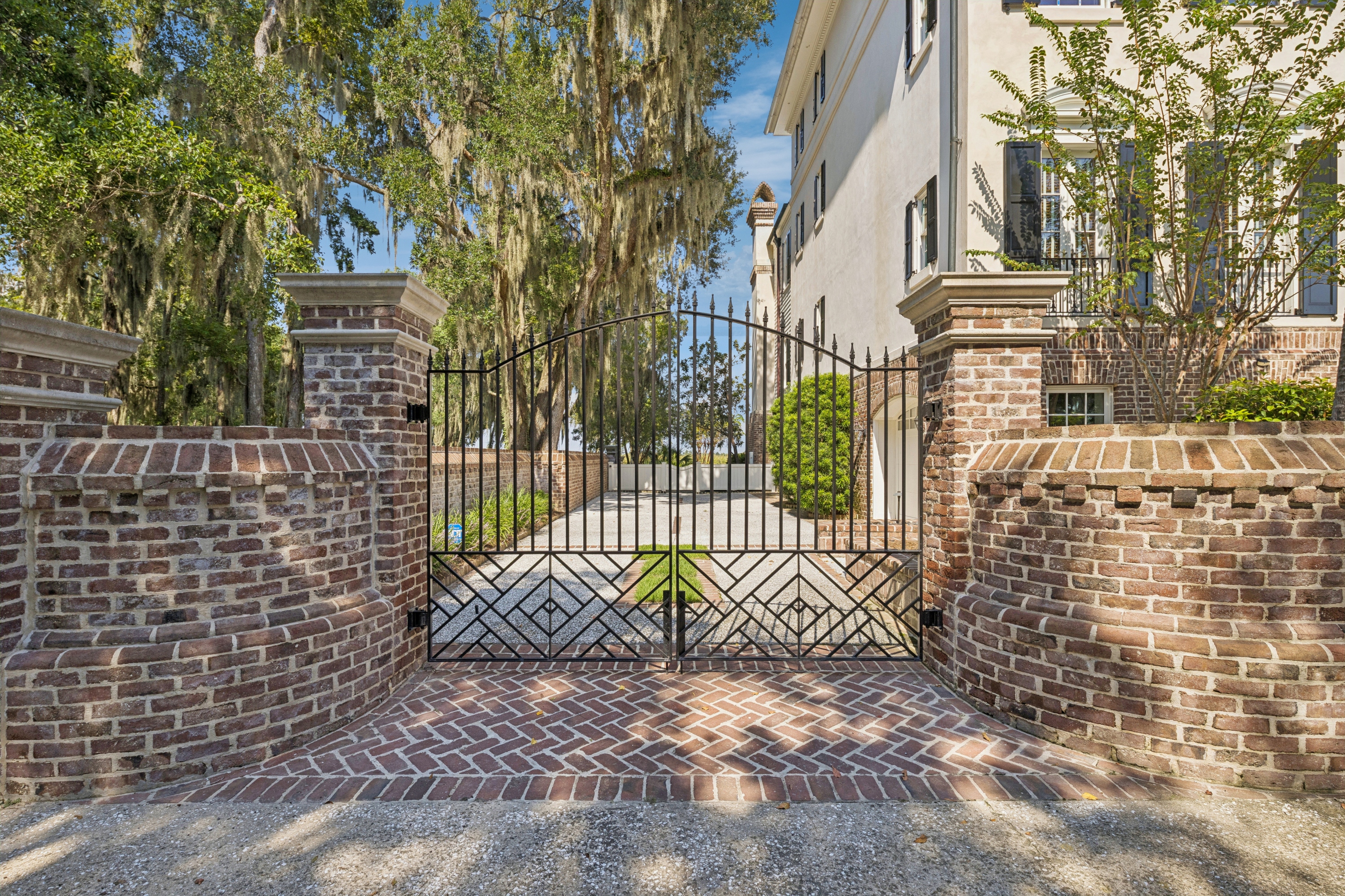 733 McAllister