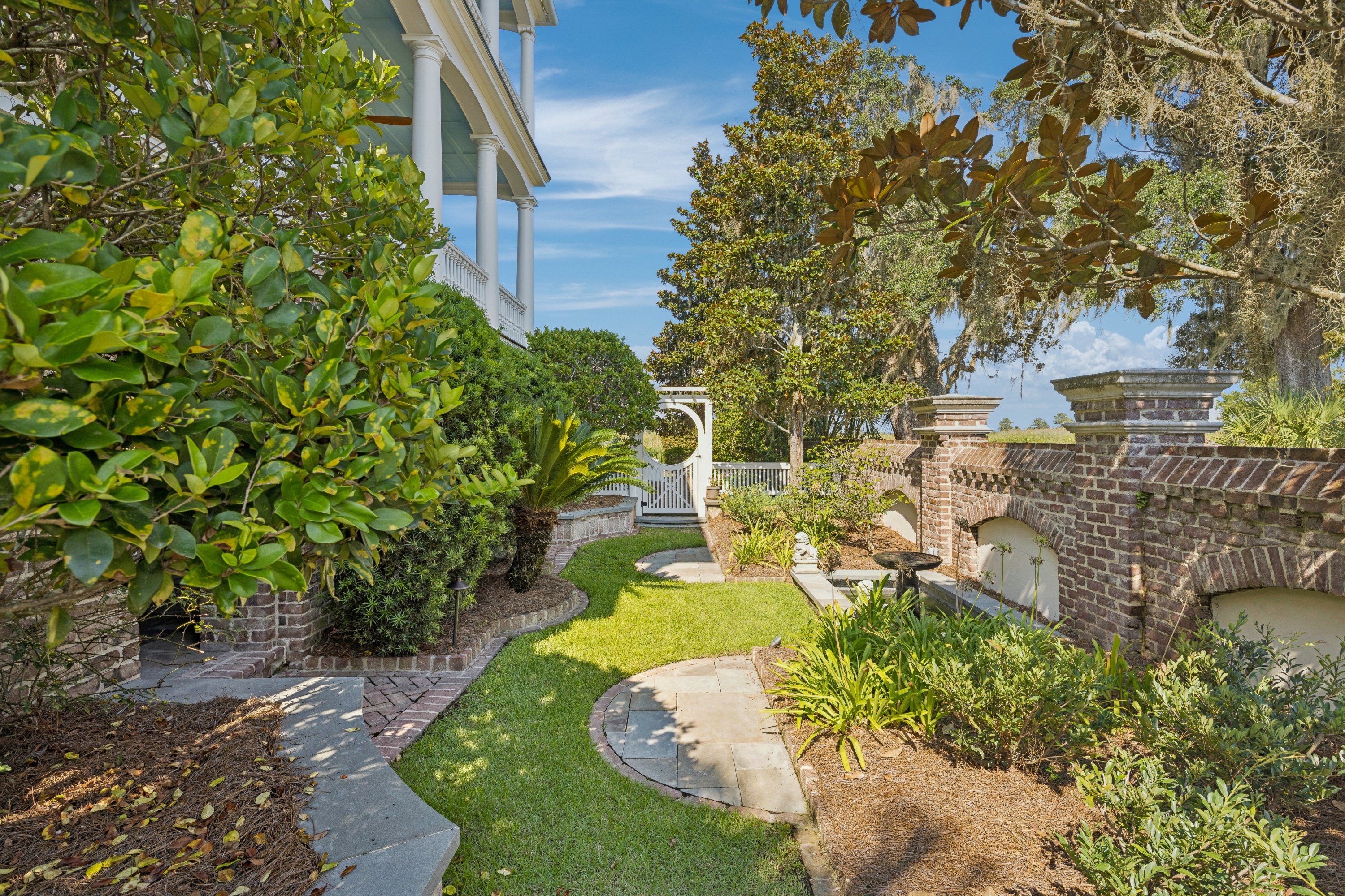 733 McAllister