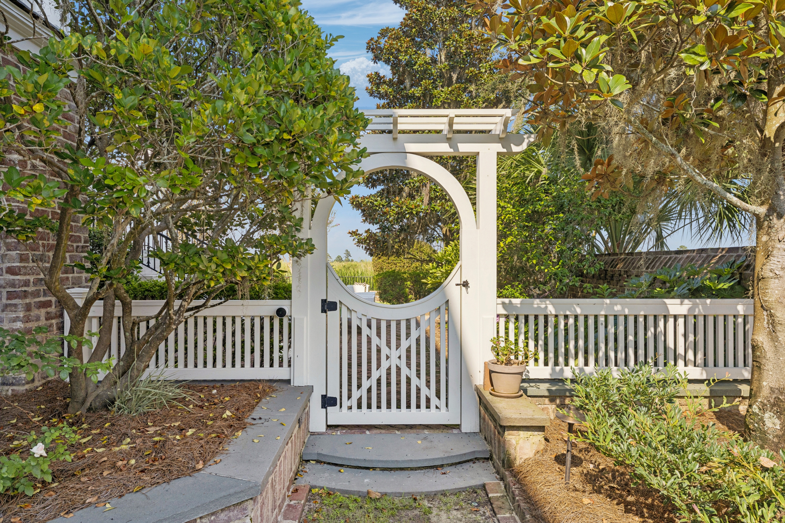 733 McAllister