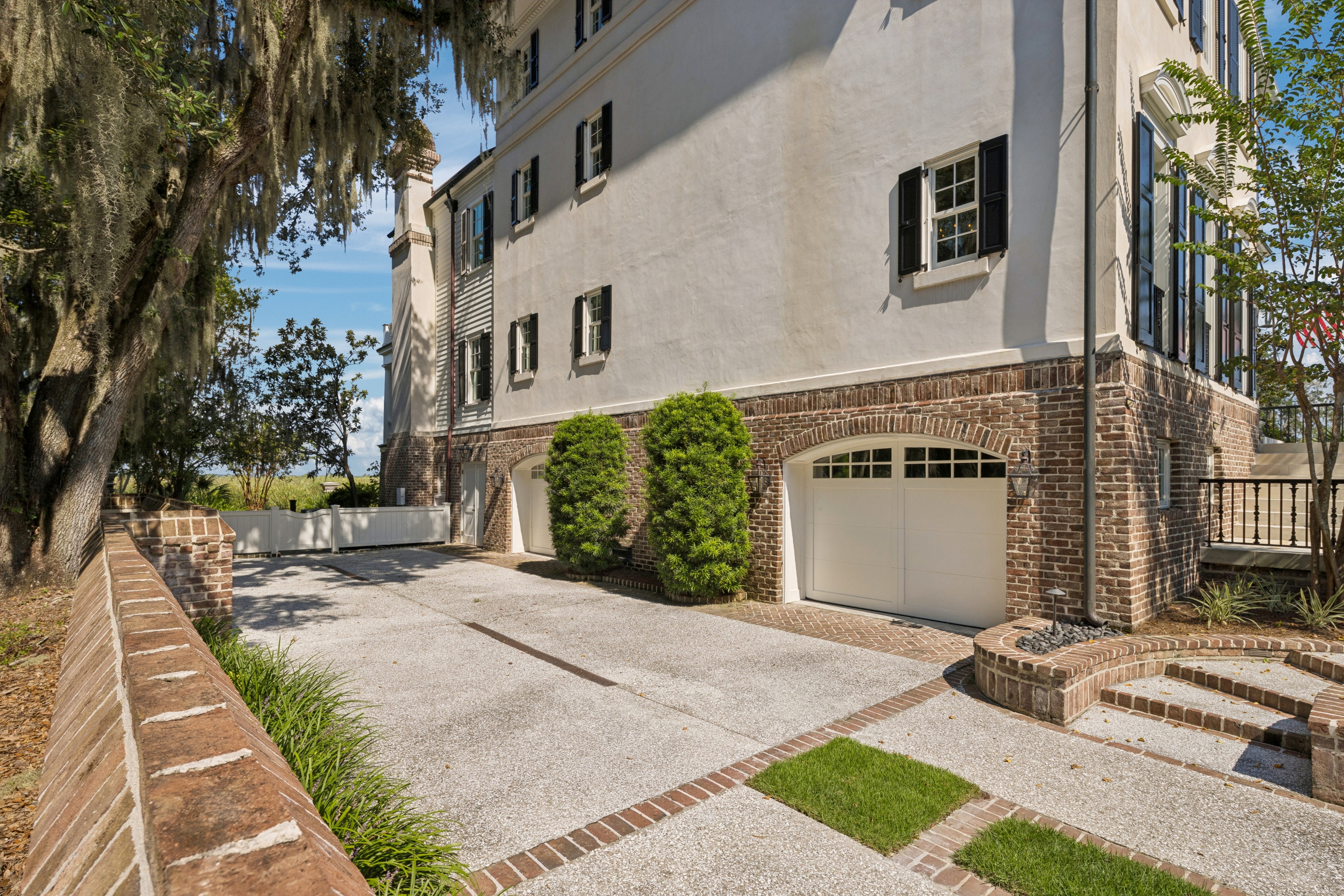 733 McAllister