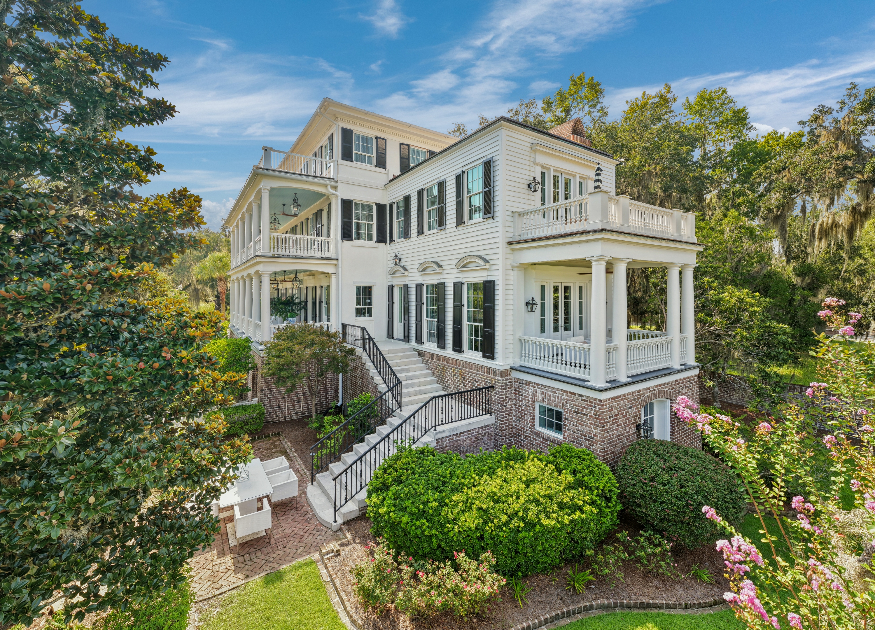 733 McAllister