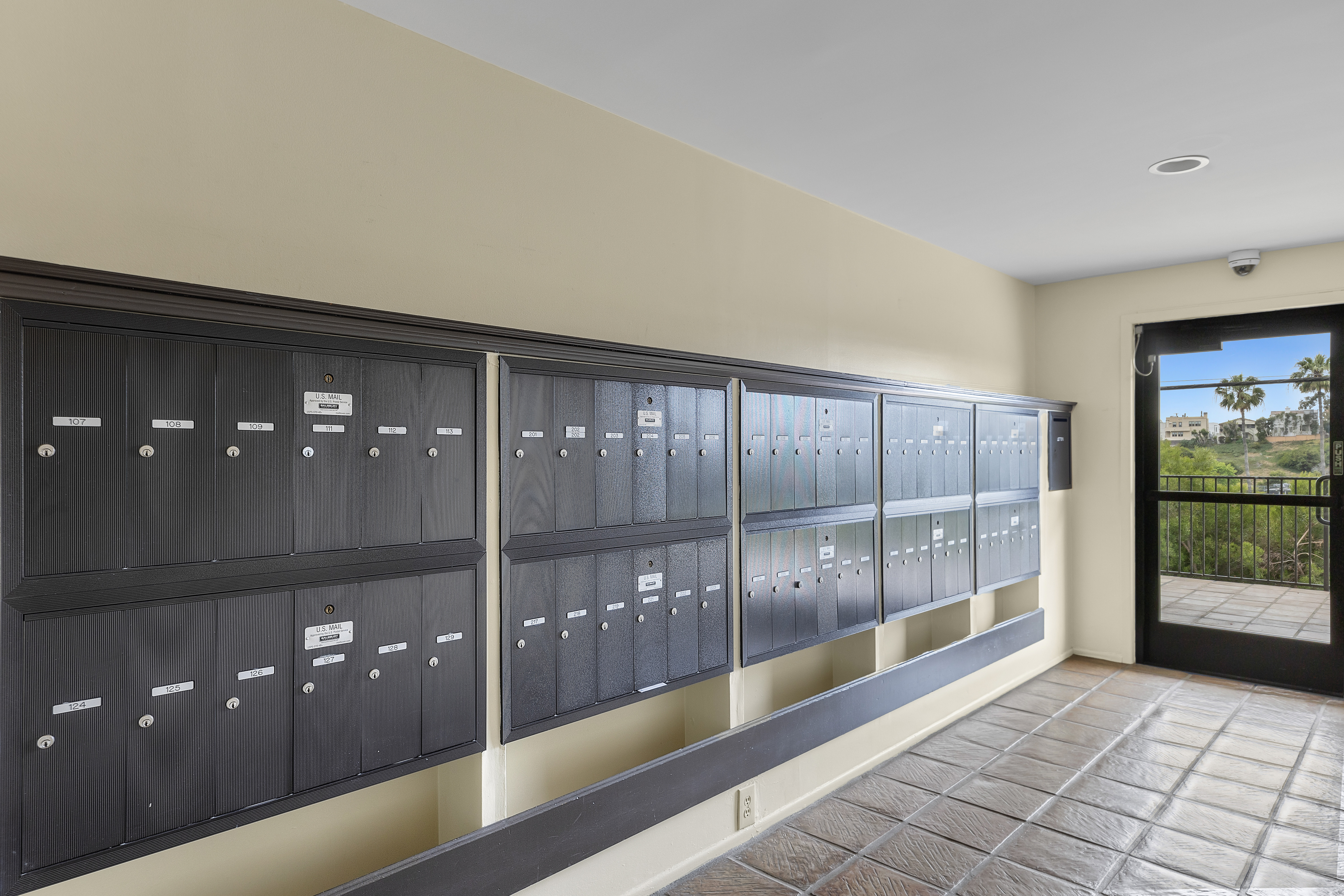 1720 Ardmore Avenue #118 