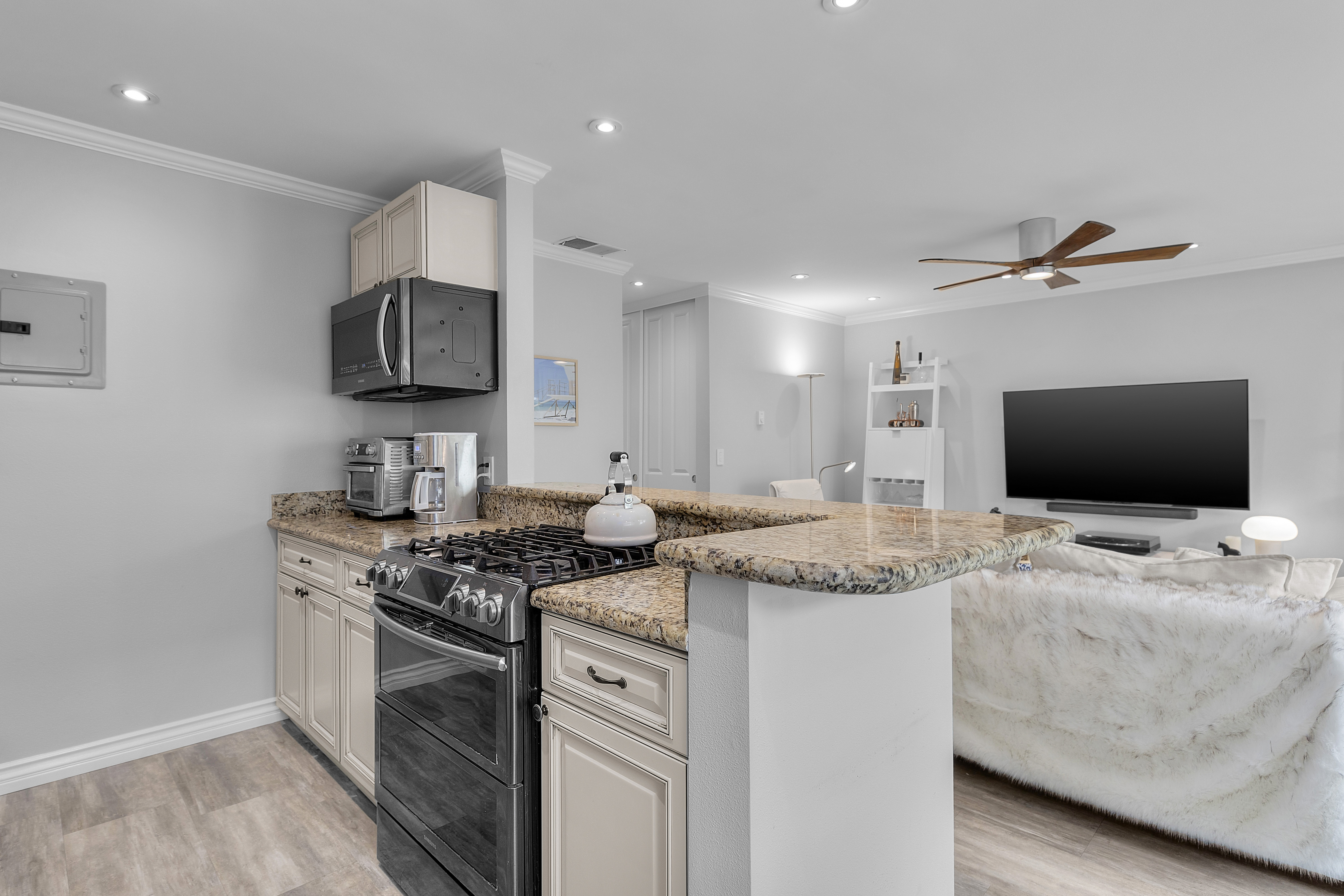 1720 Ardmore Avenue #118 