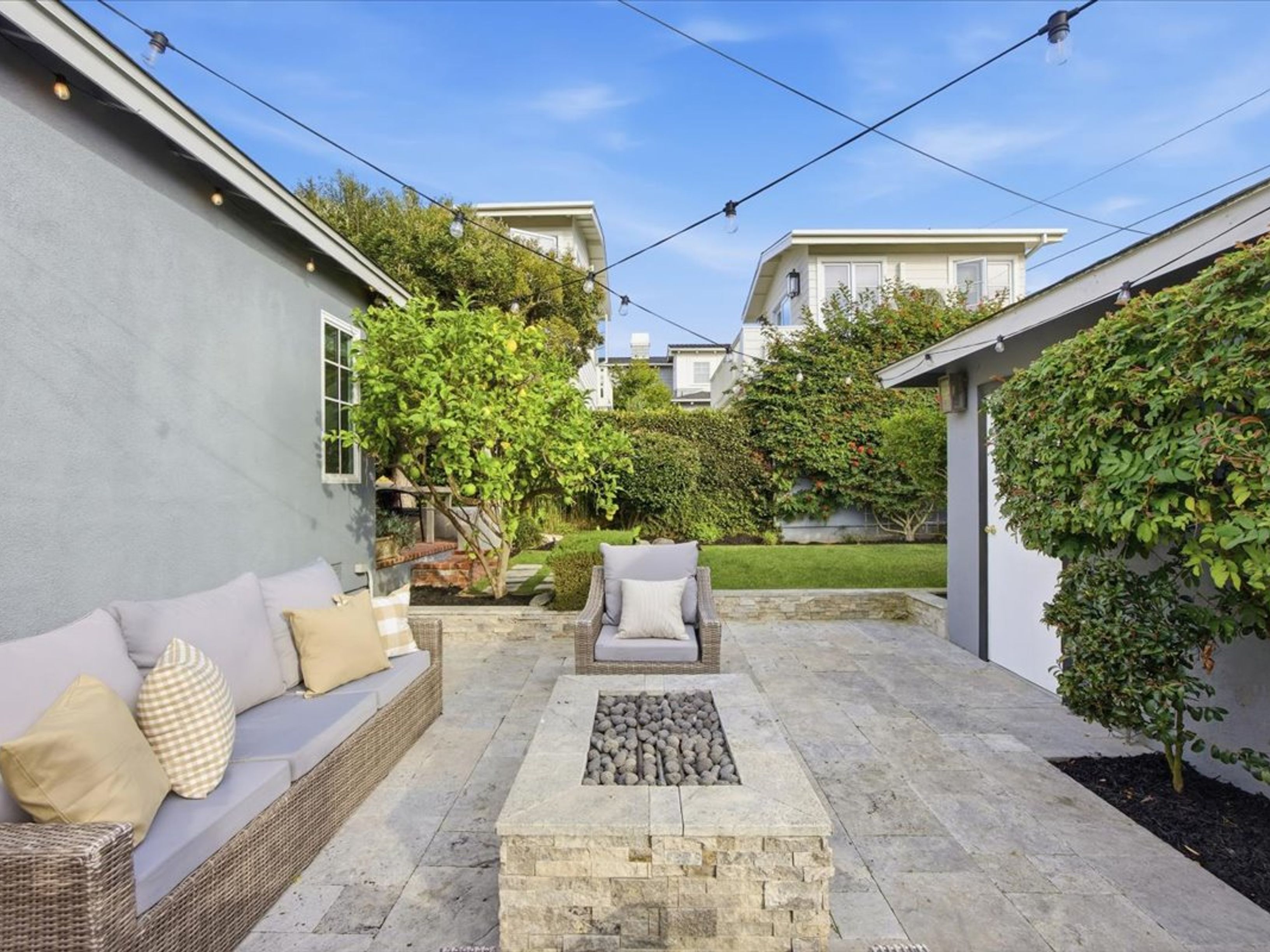 592 33rd Street 