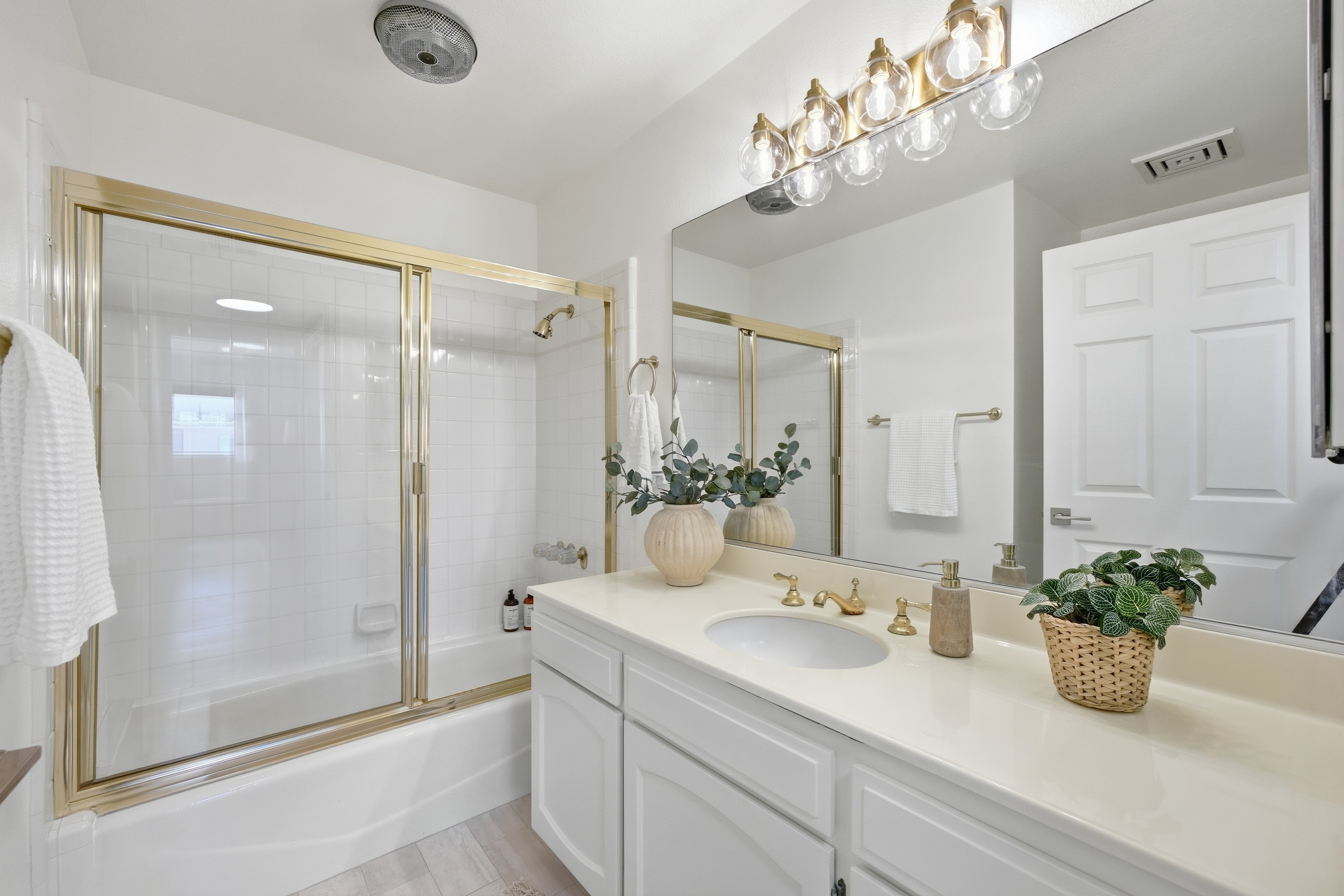 11737 Darlington Avenue 