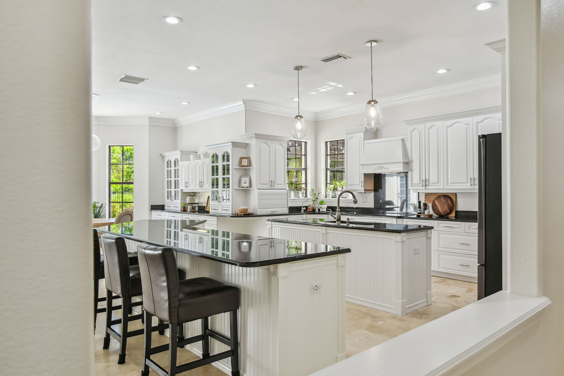 17003 Madres De Avila