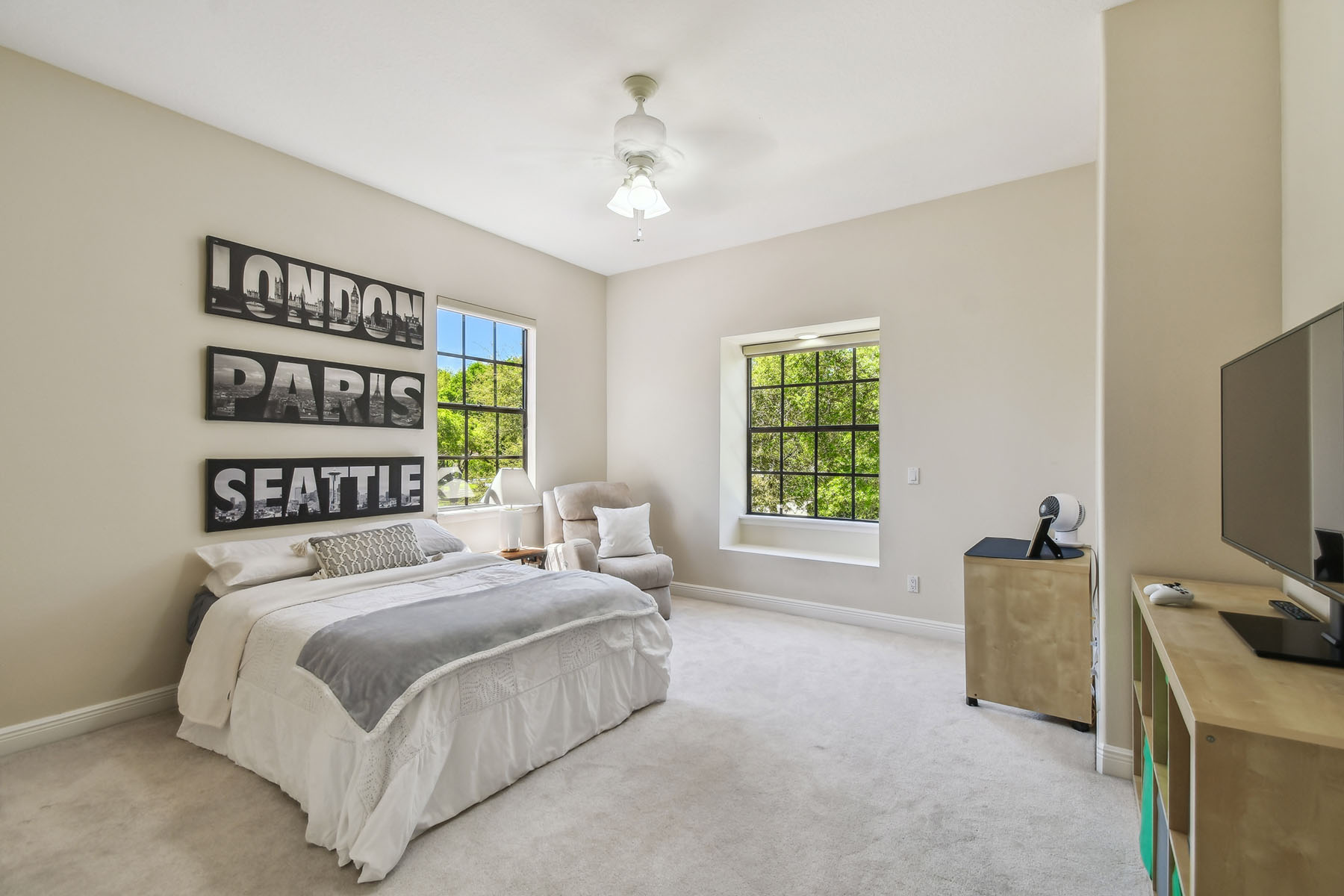 17003 Madres De Avila