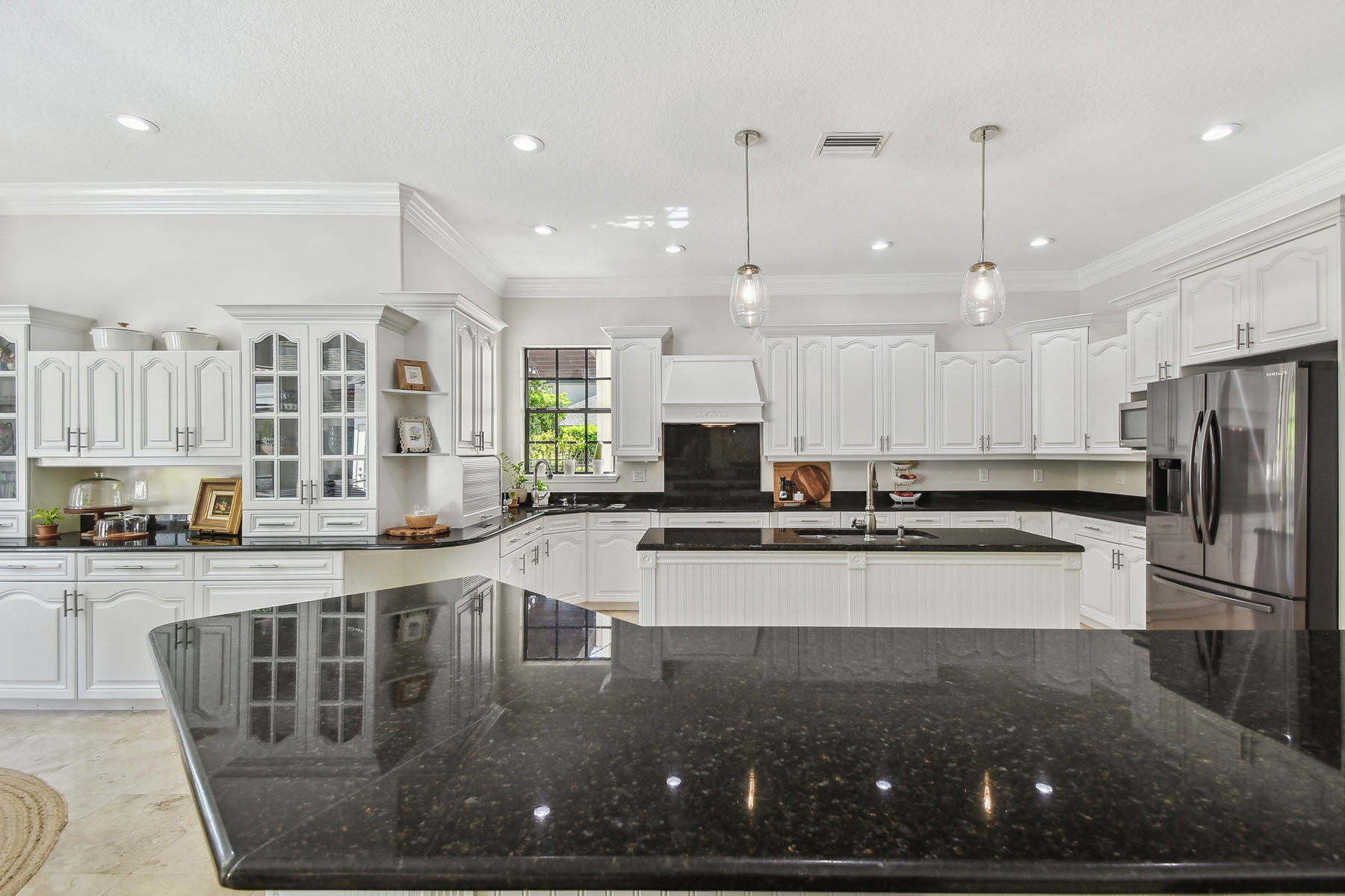 17003 Madres De Avila