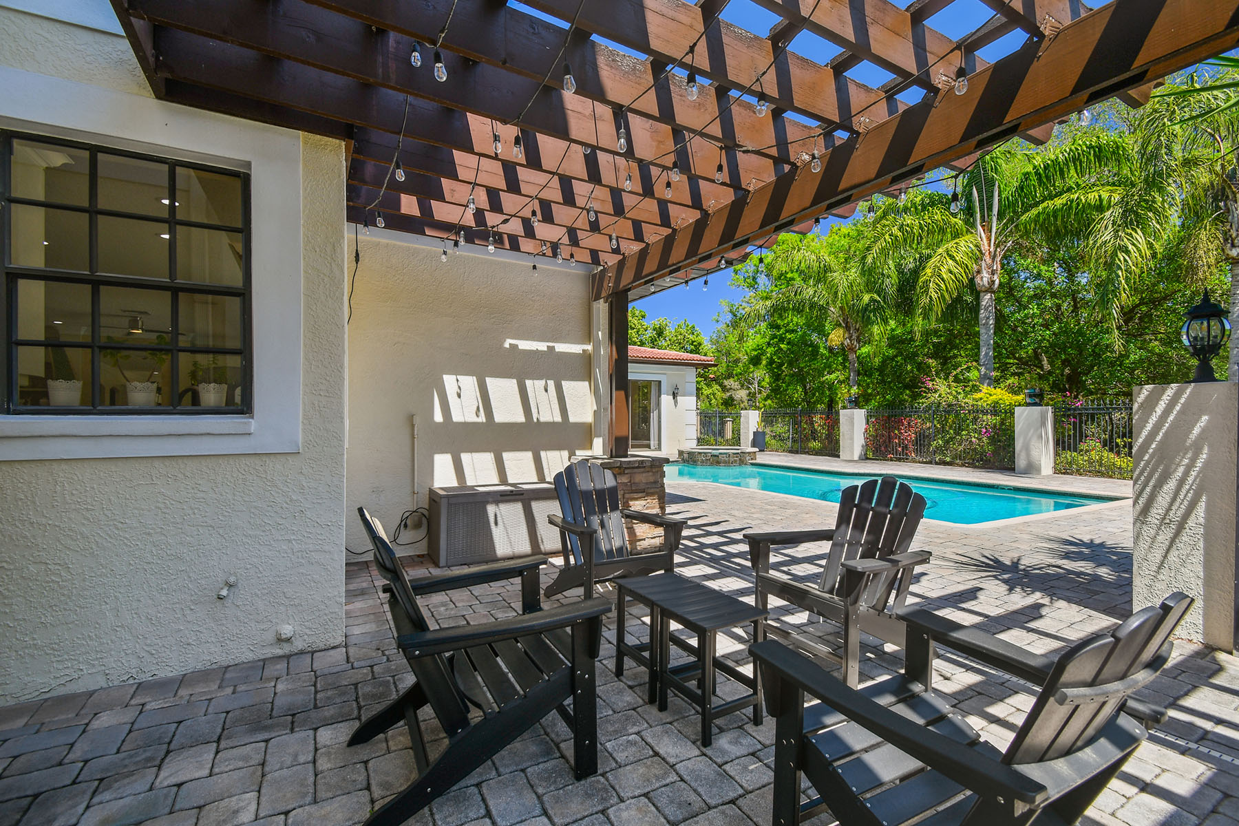 17003 Madres De Avila