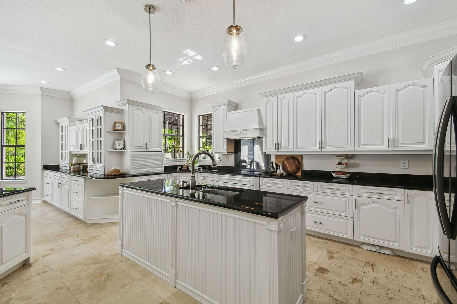 17003 Madres De Avila