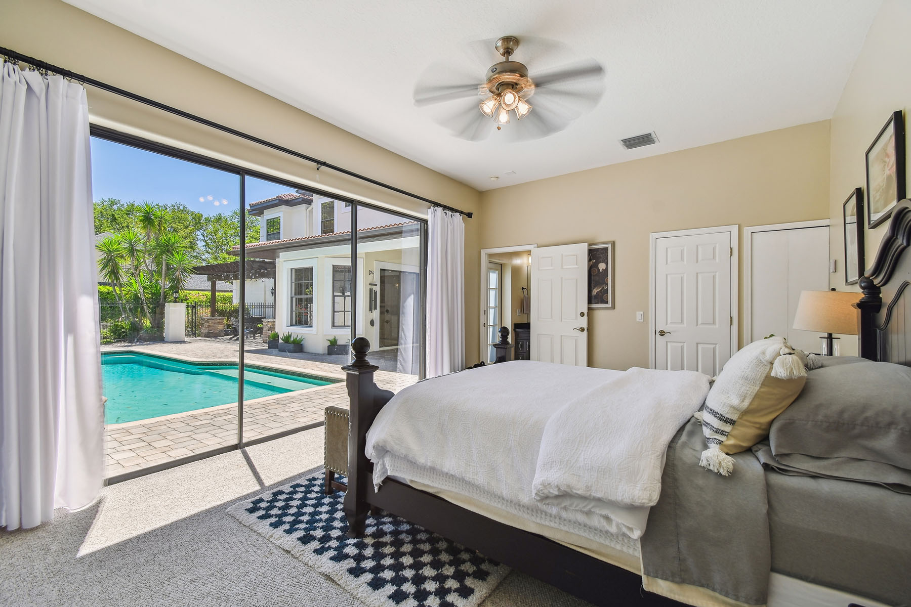 17003 Madres De Avila