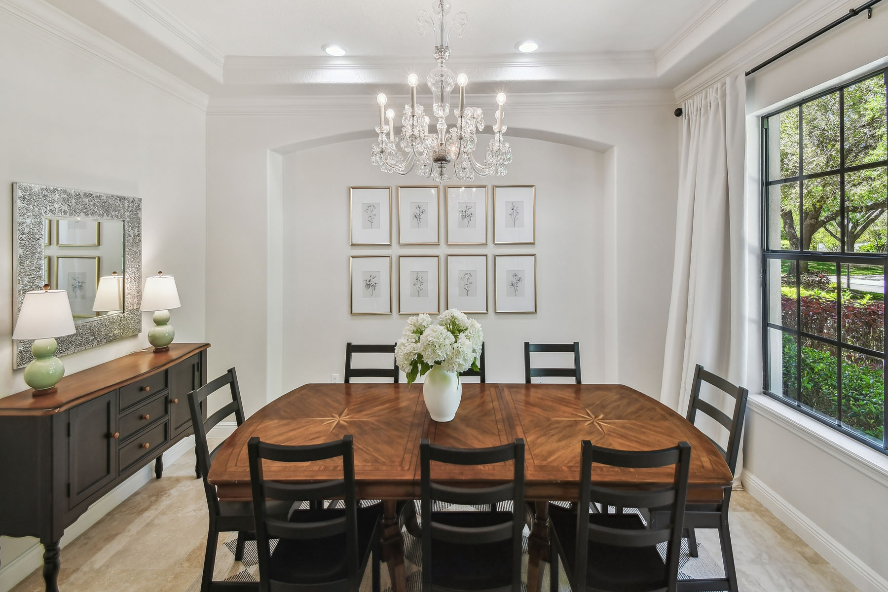 17003 Madres De Avila