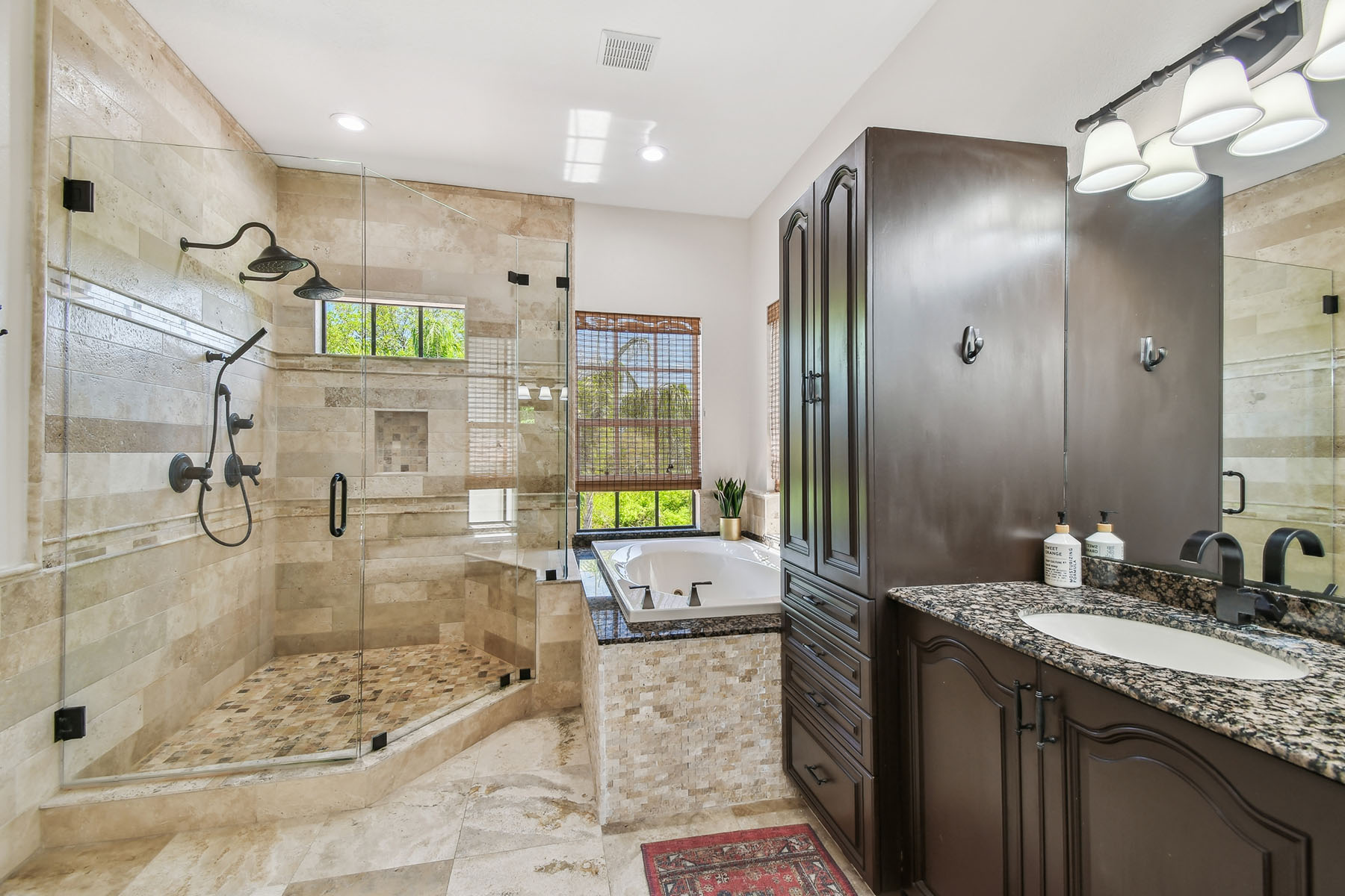 17003 Madres De Avila