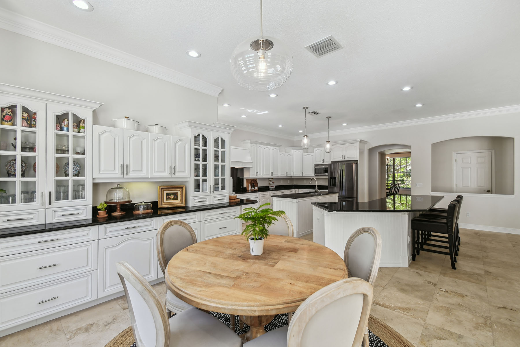 17003 Madres De Avila