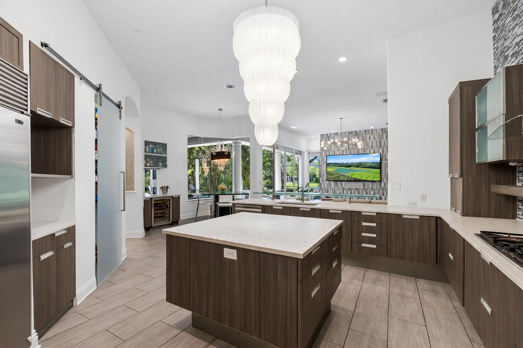 17008 Madres De Avila