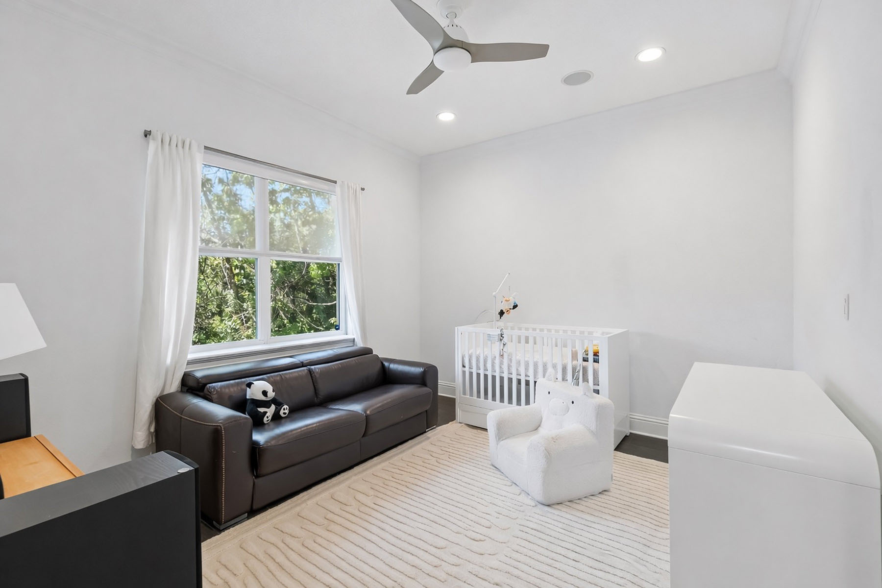 17008 Madres De Avila