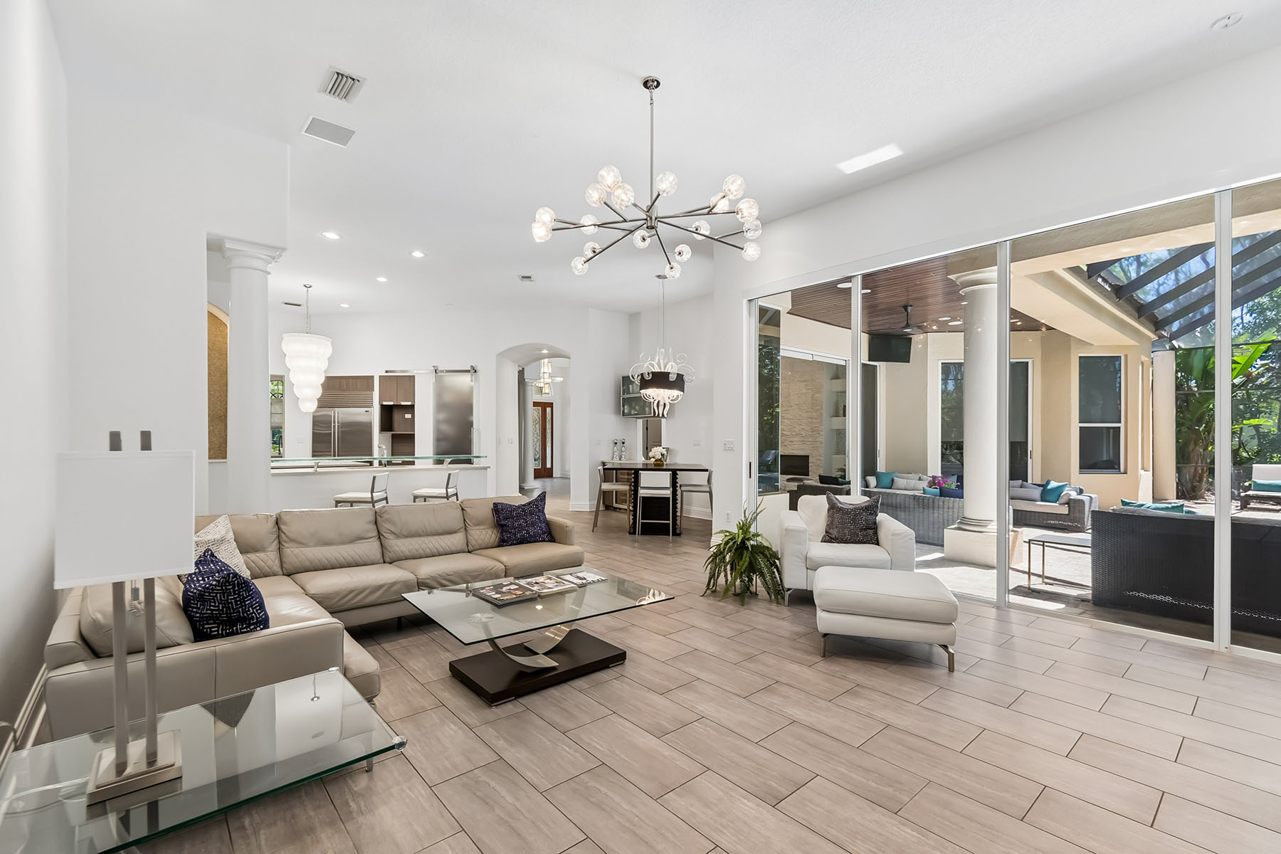 17008 Madres De Avila