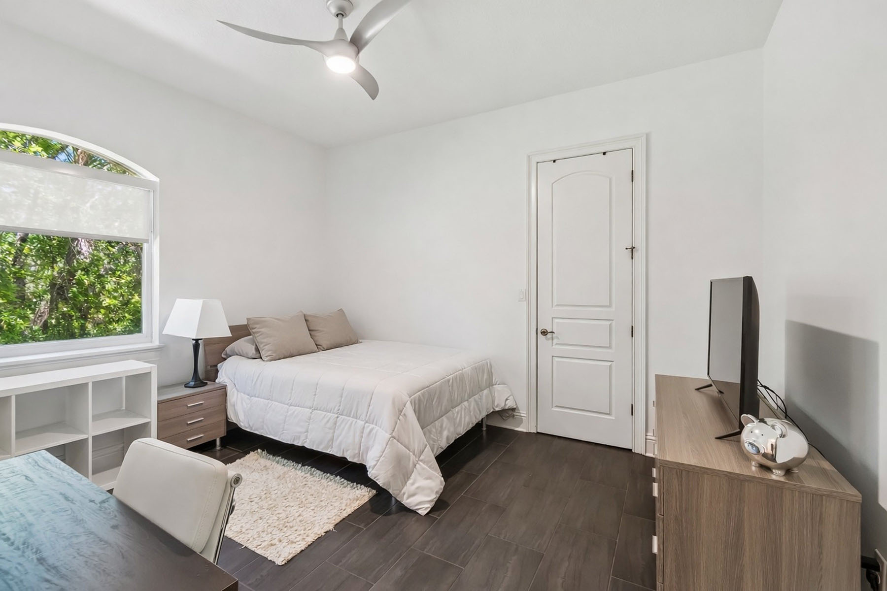 17008 Madres De Avila