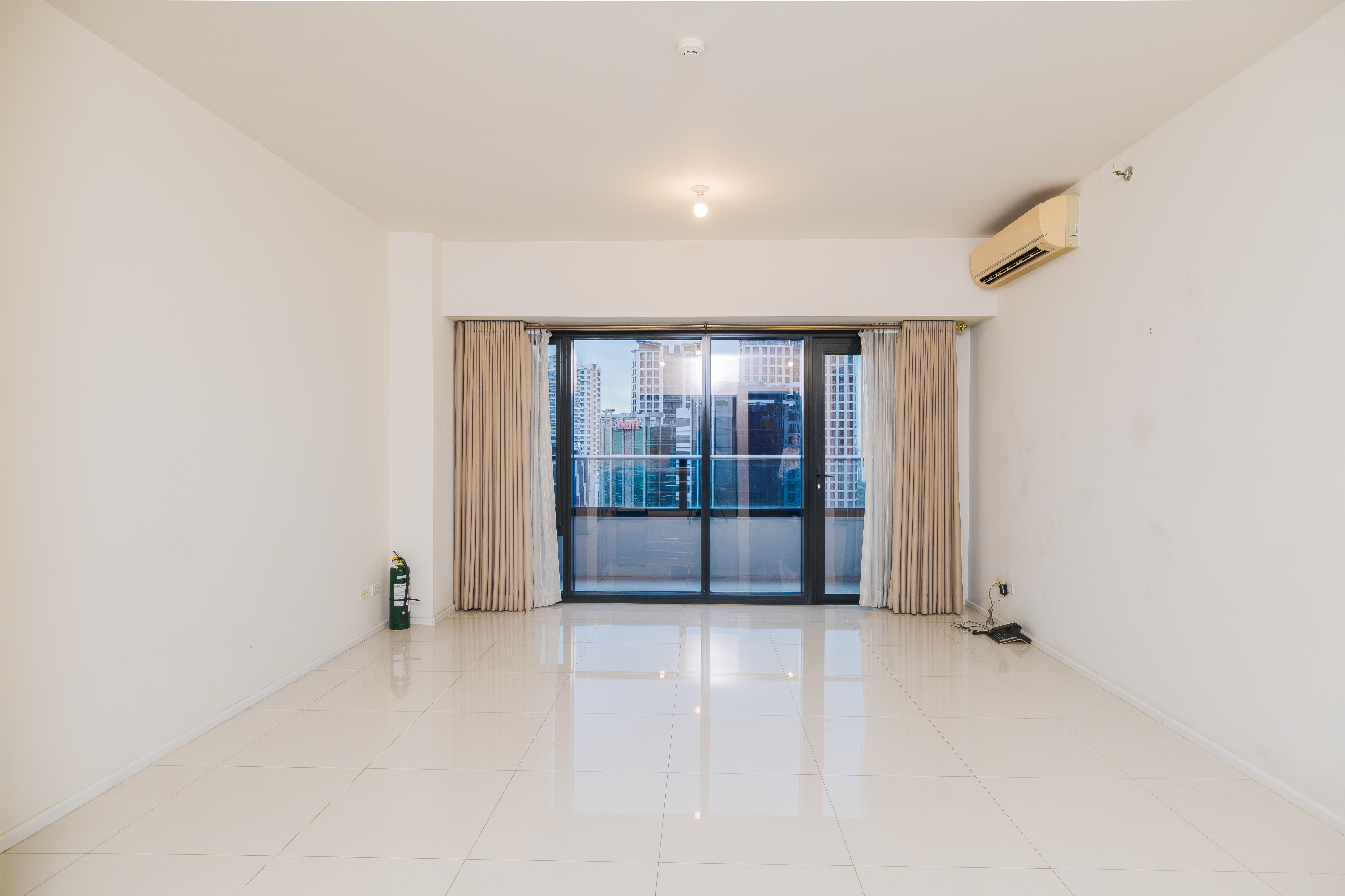 Arya Residences Tower 1 Rizal Drive Bonifacio Global City