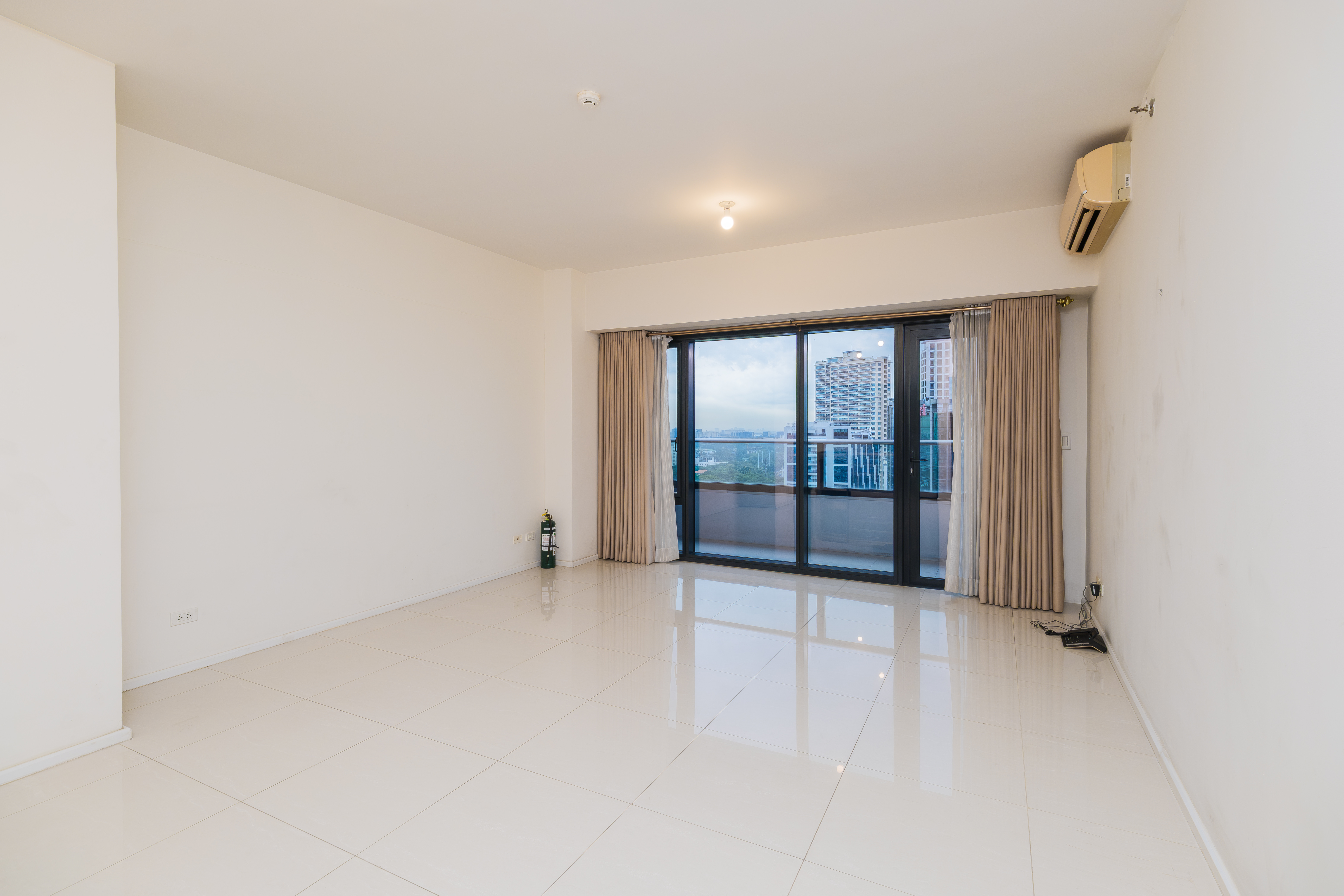 Arya Residences Tower 1 Rizal Drive Bonifacio Global City