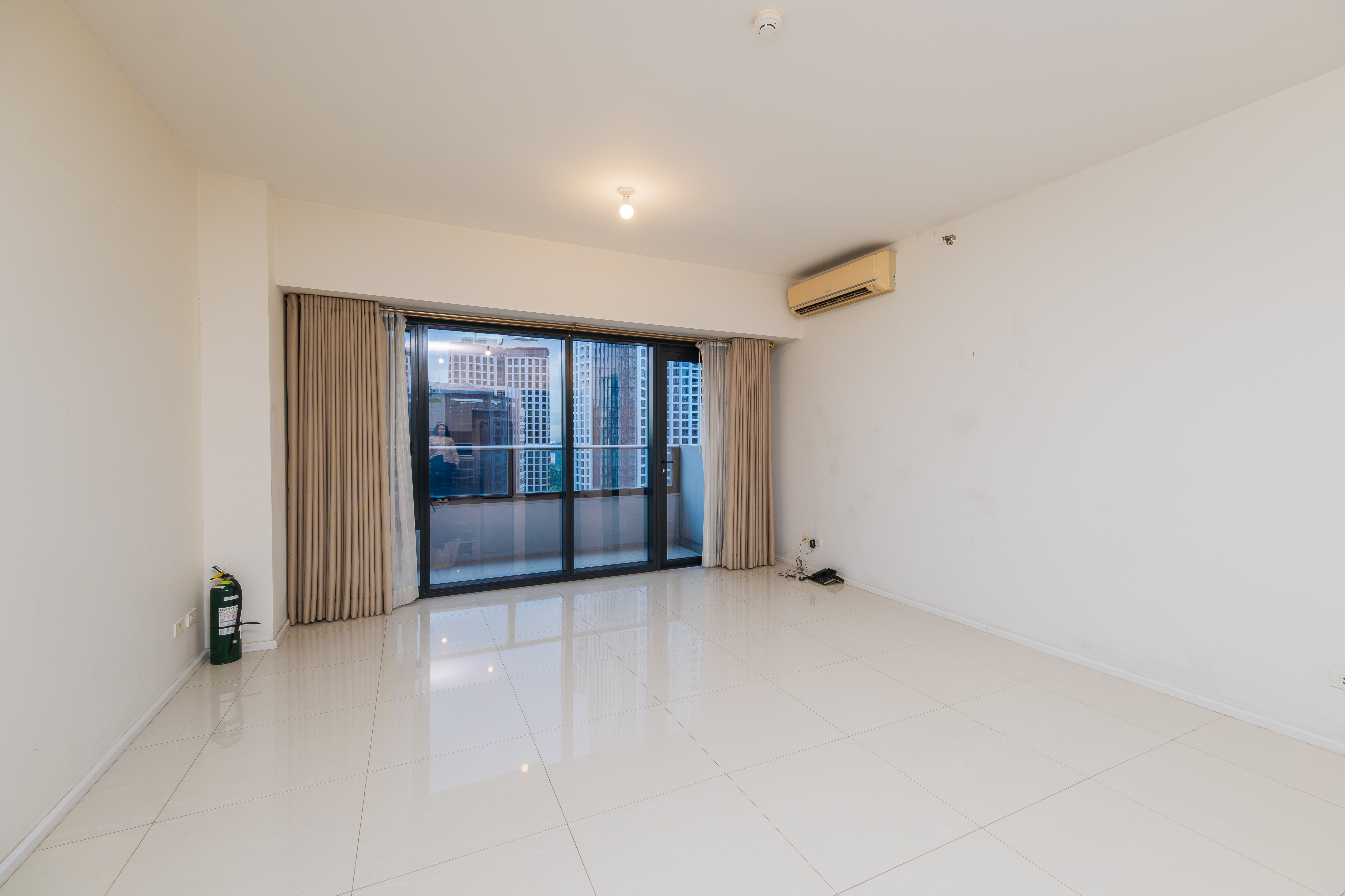 Arya Residences Tower 1 Rizal Drive Bonifacio Global City
