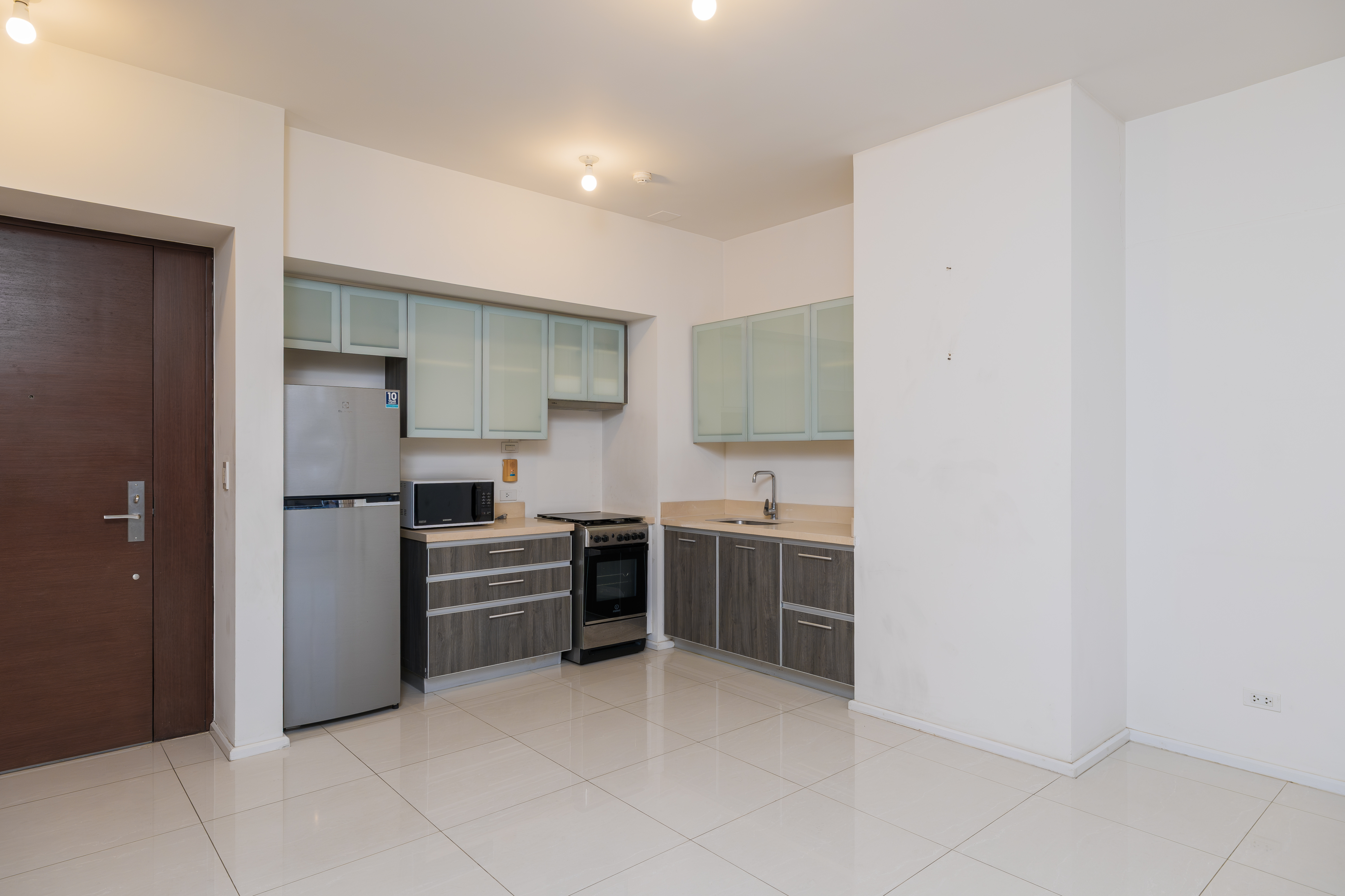Arya Residences Tower 1 Rizal Drive Bonifacio Global City