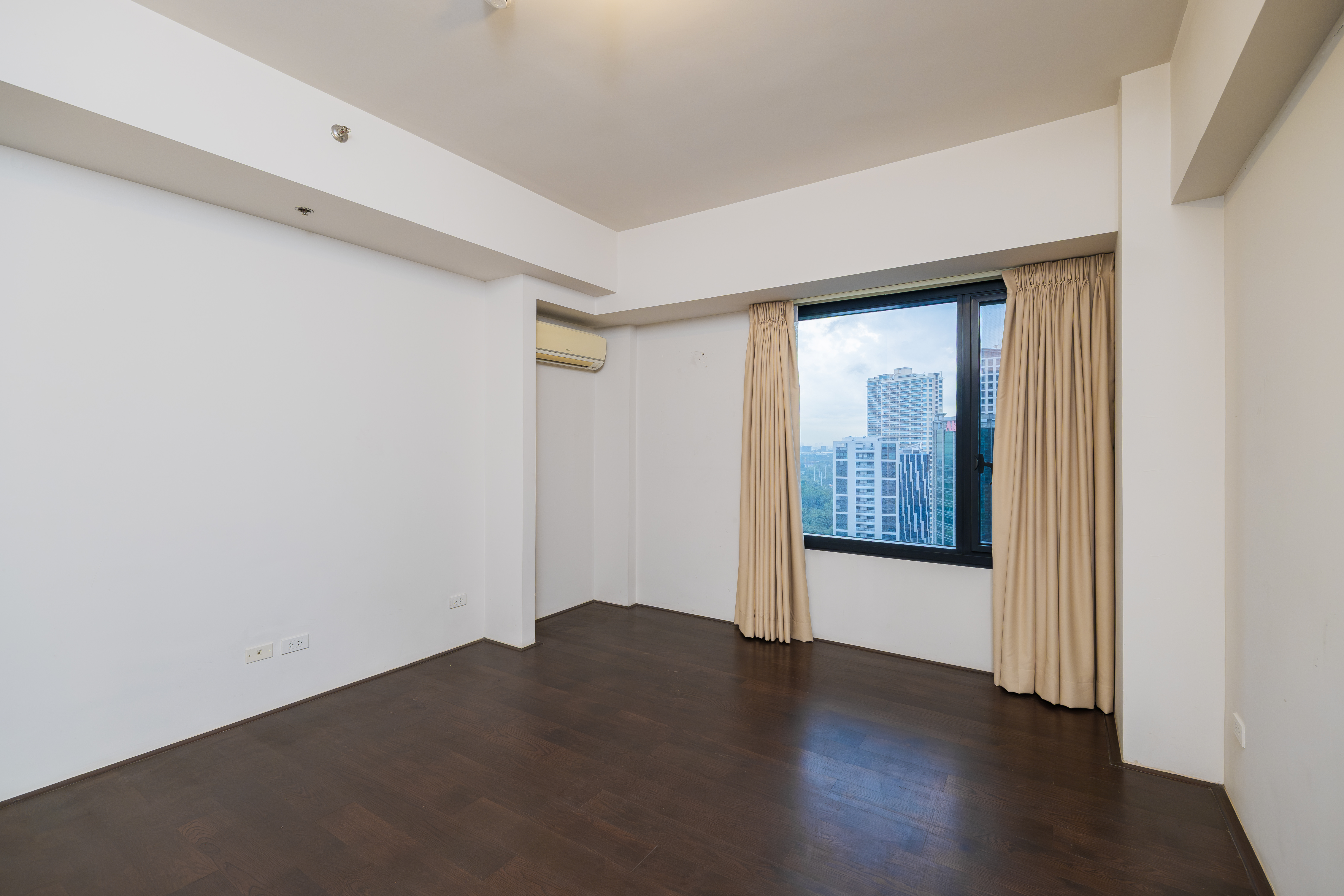 Arya Residences Tower 1 Rizal Drive Bonifacio Global City