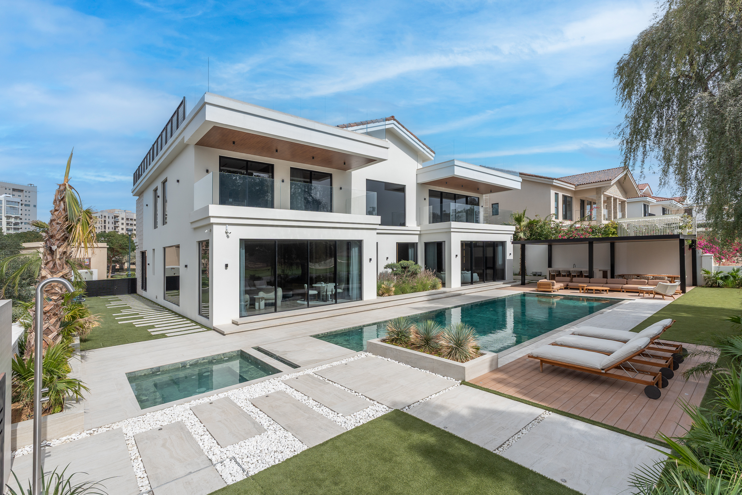 Sanctuary Falls Jumeirah Golf Estates