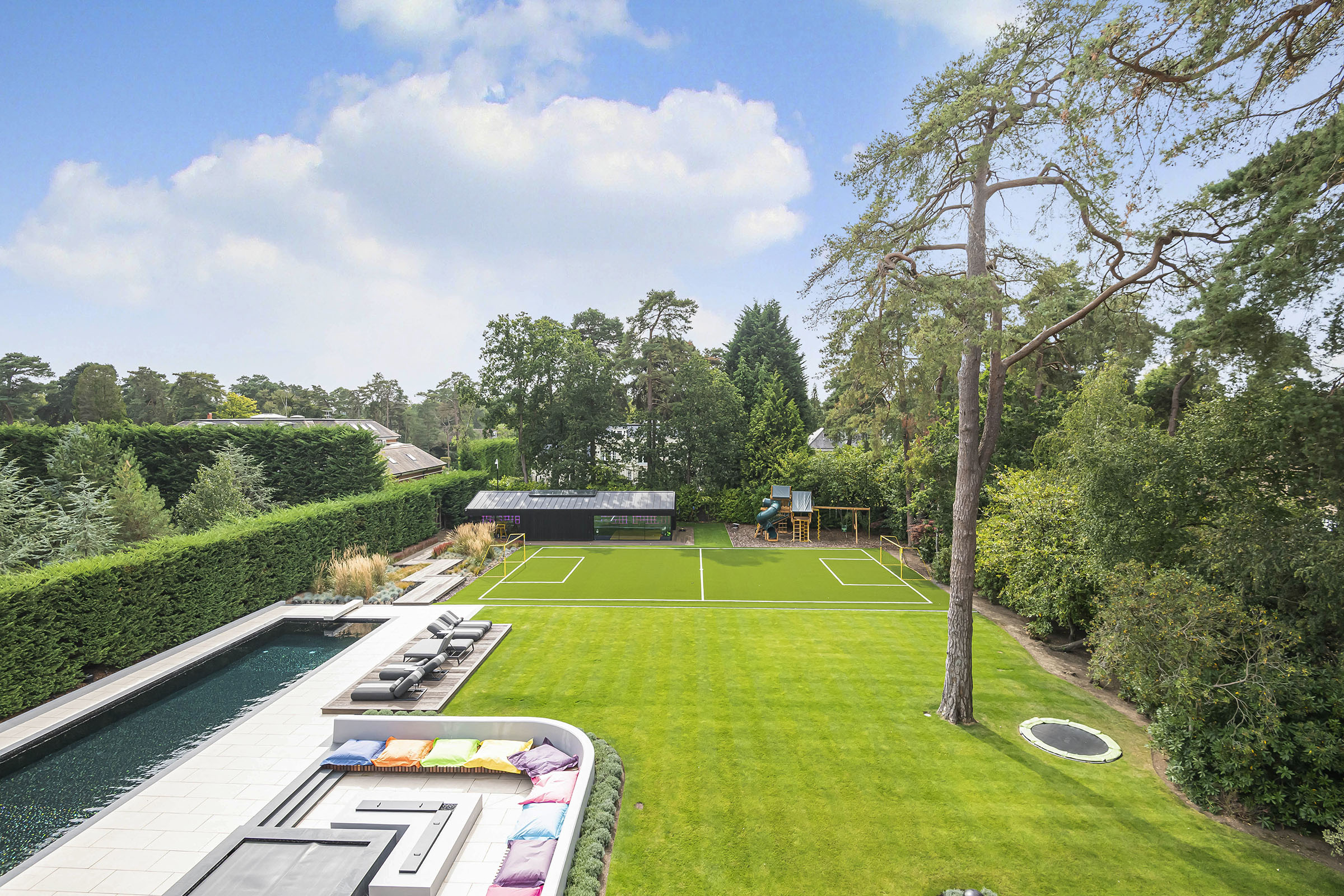 Abbots Drive