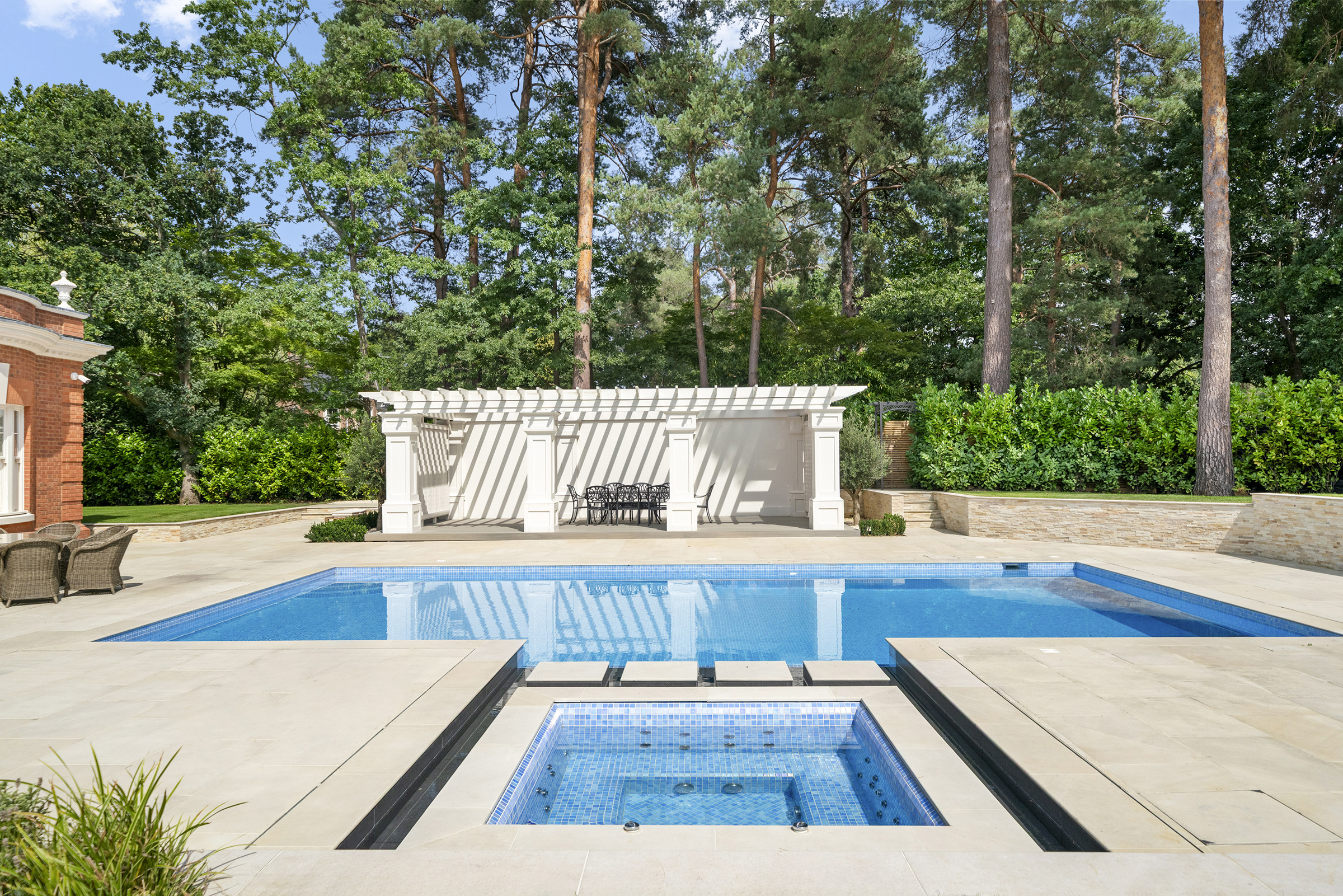Sherborne Drive Wentworth Virginia Water