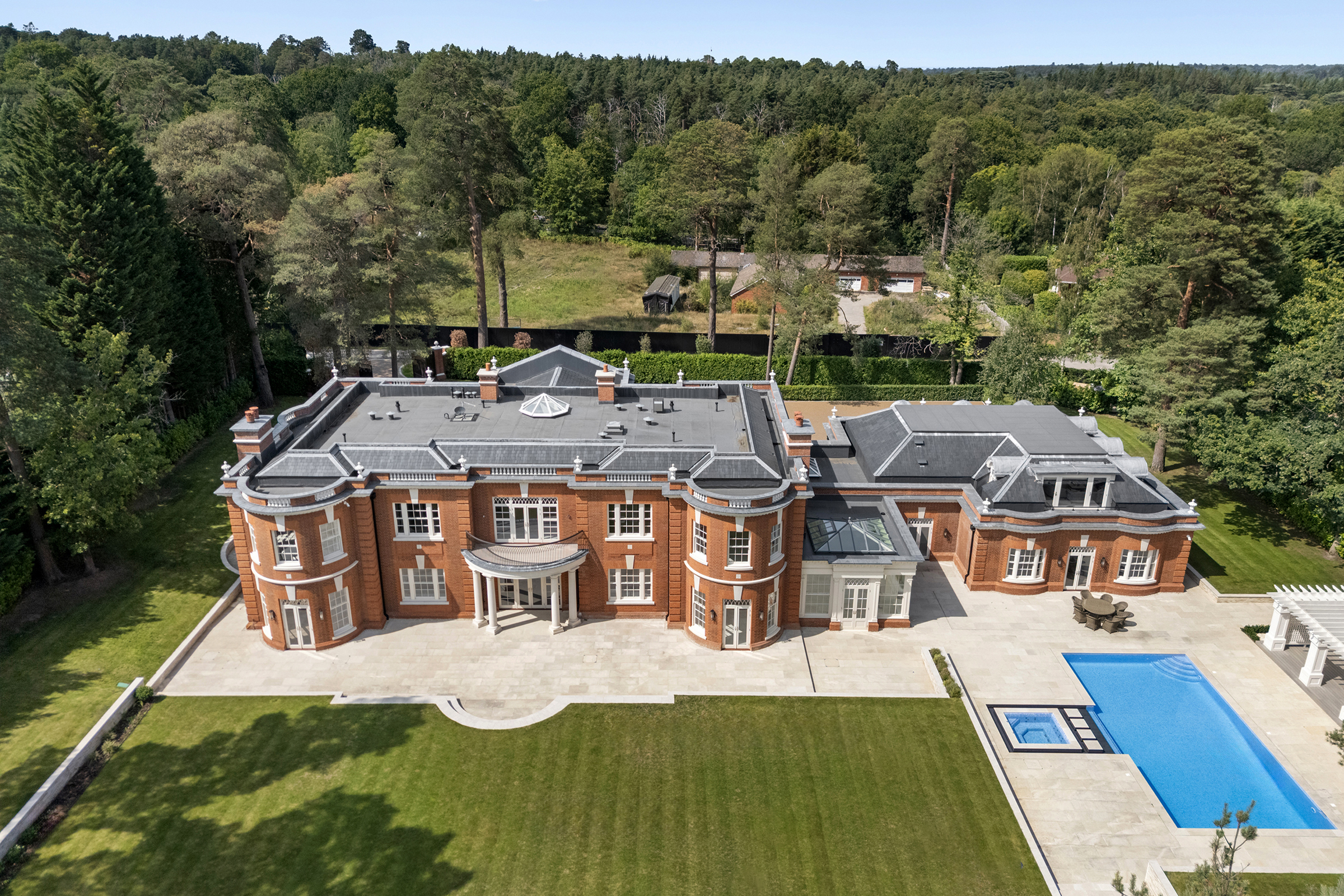 Sherborne Drive Wentworth Virginia Water