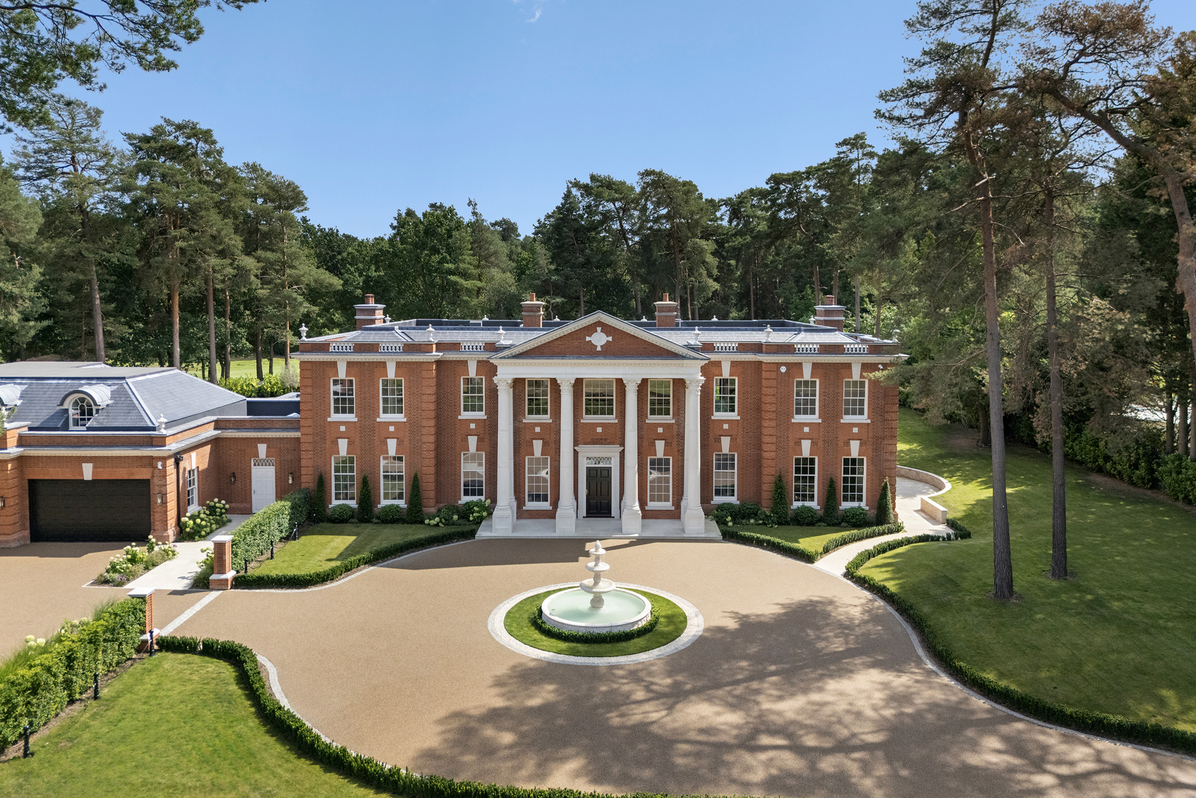 Sherborne Drive Wentworth Virginia Water